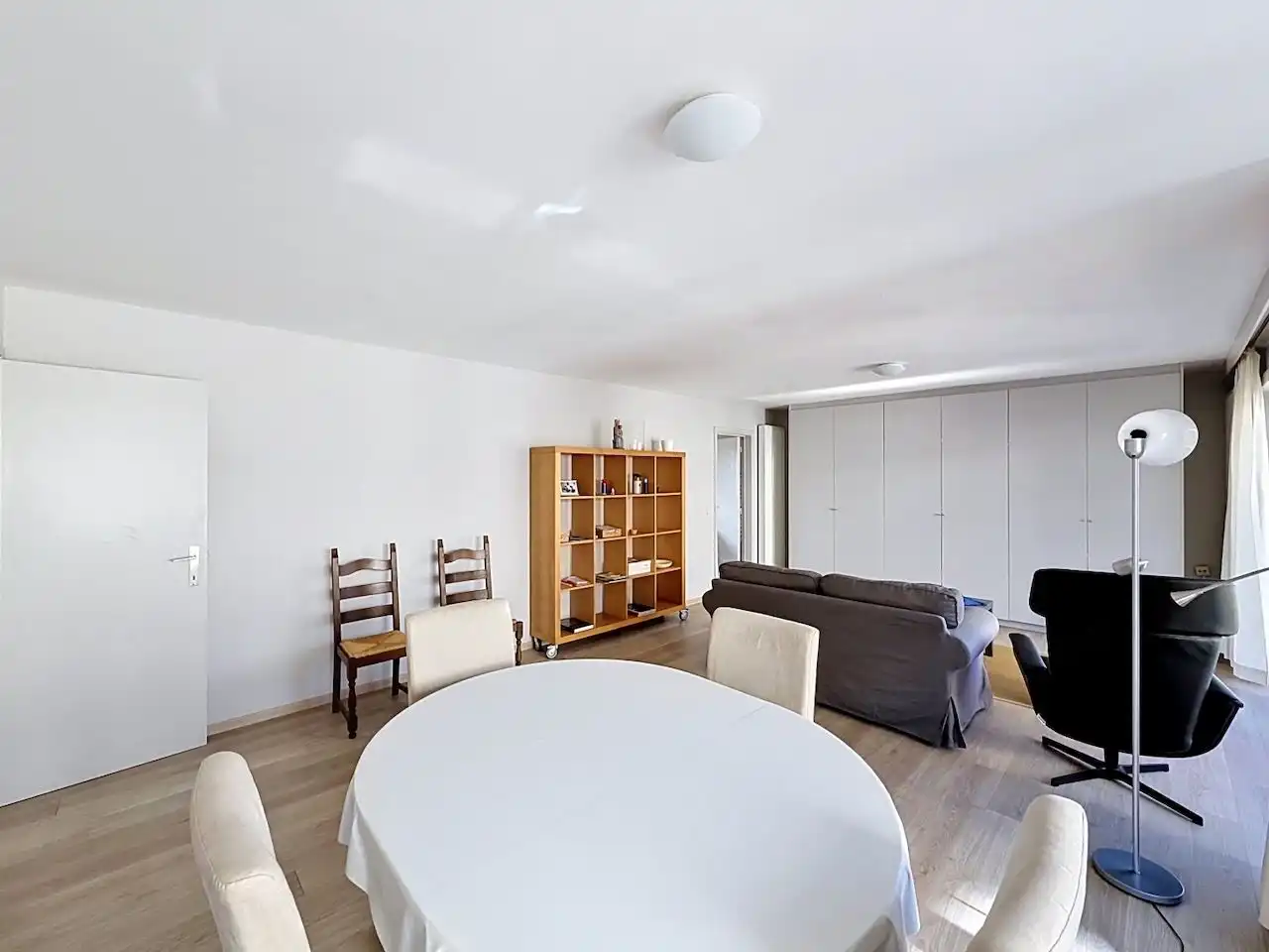 Bijzonder ruim en lichtrijk appartement op een boogscheut van de Zeedijk & Graaf d'Ursellaan foto 9