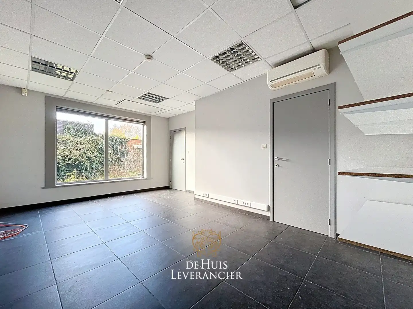 Kantoor op topligging met bovenliggend duplex-appartement (aparte ingang) foto 19