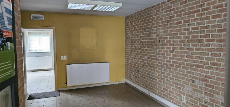 Winkel/kantoorpand te Wondelgem centrum foto 6