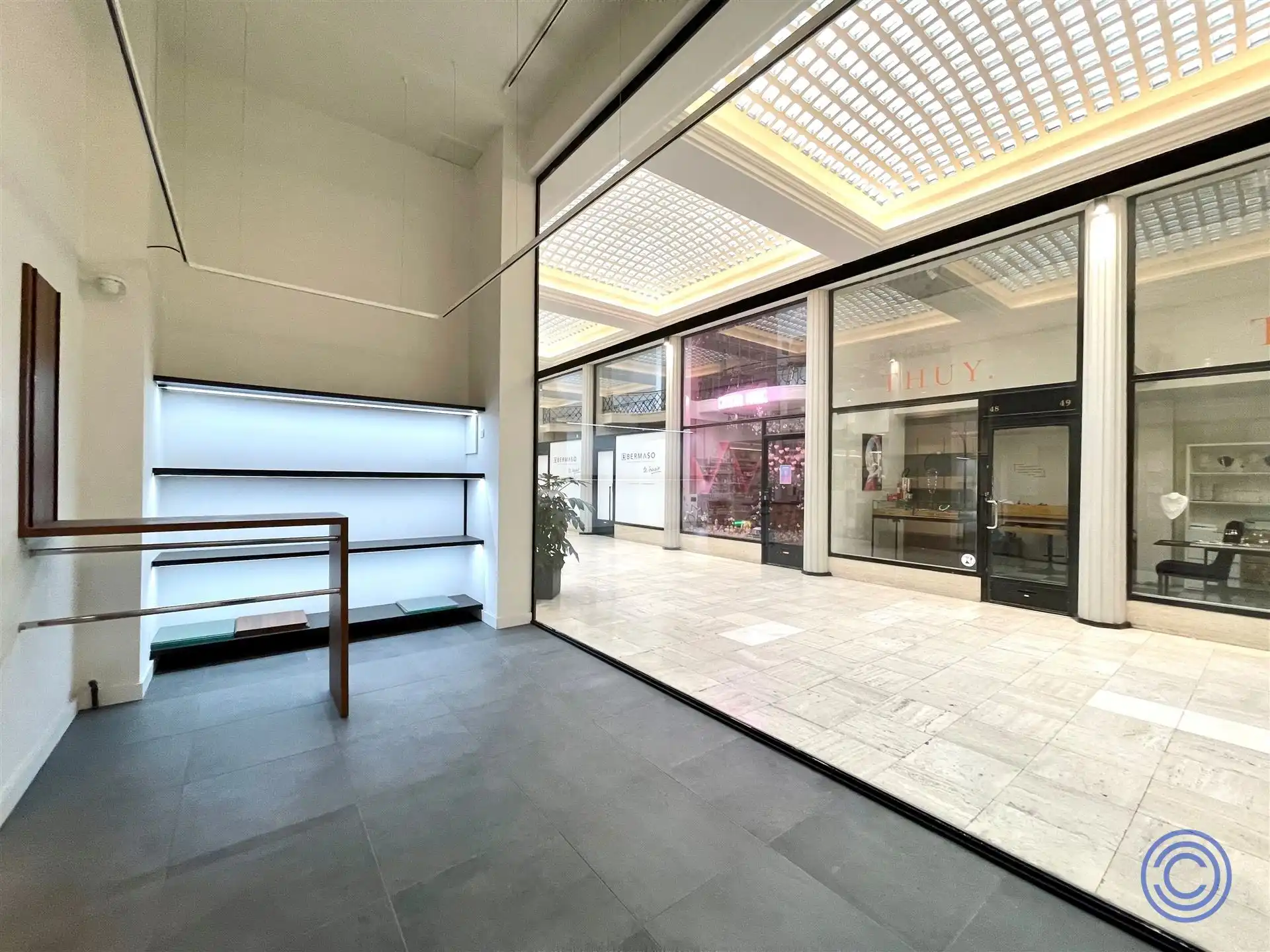 Kwalitatieve hoekwinkel in de Nieuwe Gaanderij! foto 4