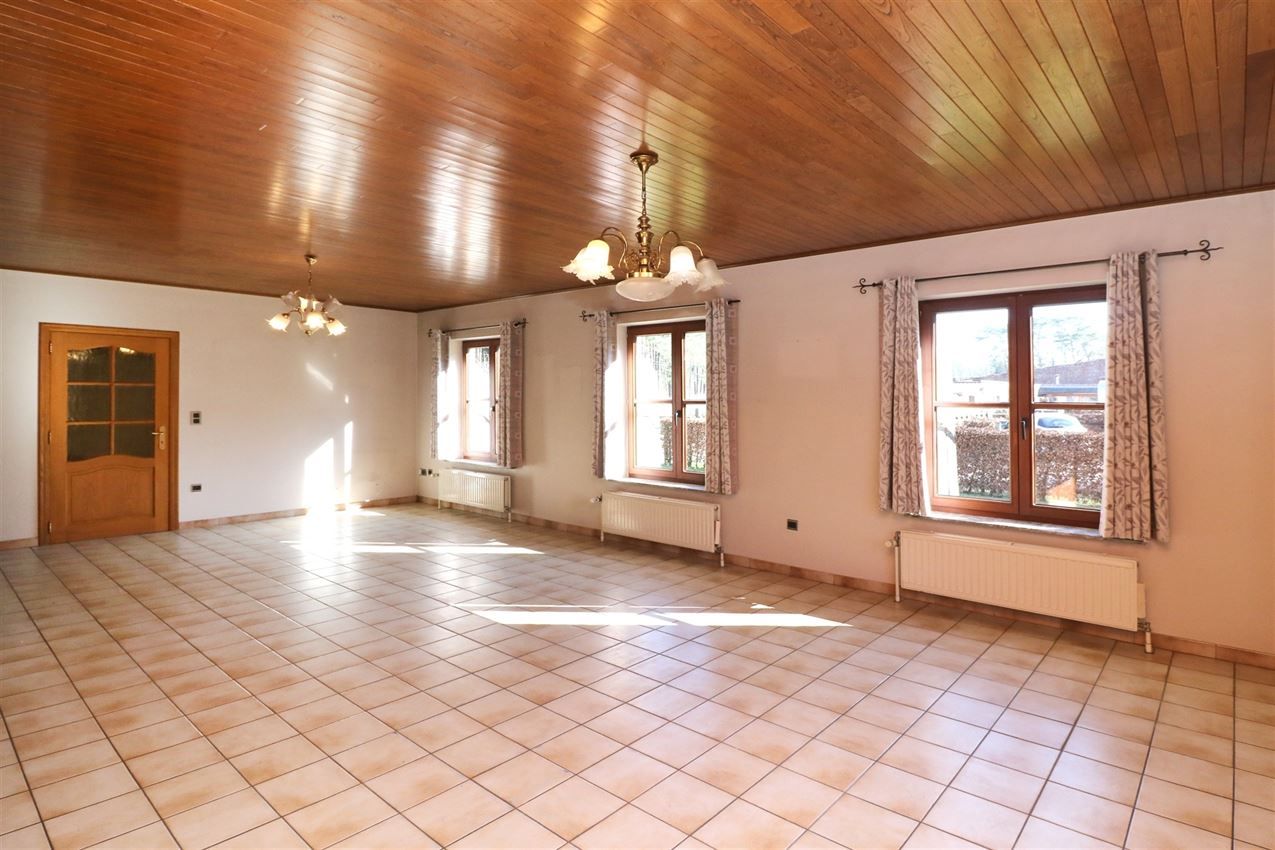 Label c, mooi gelegen landhuis, zonnige leefruimte foto 12
