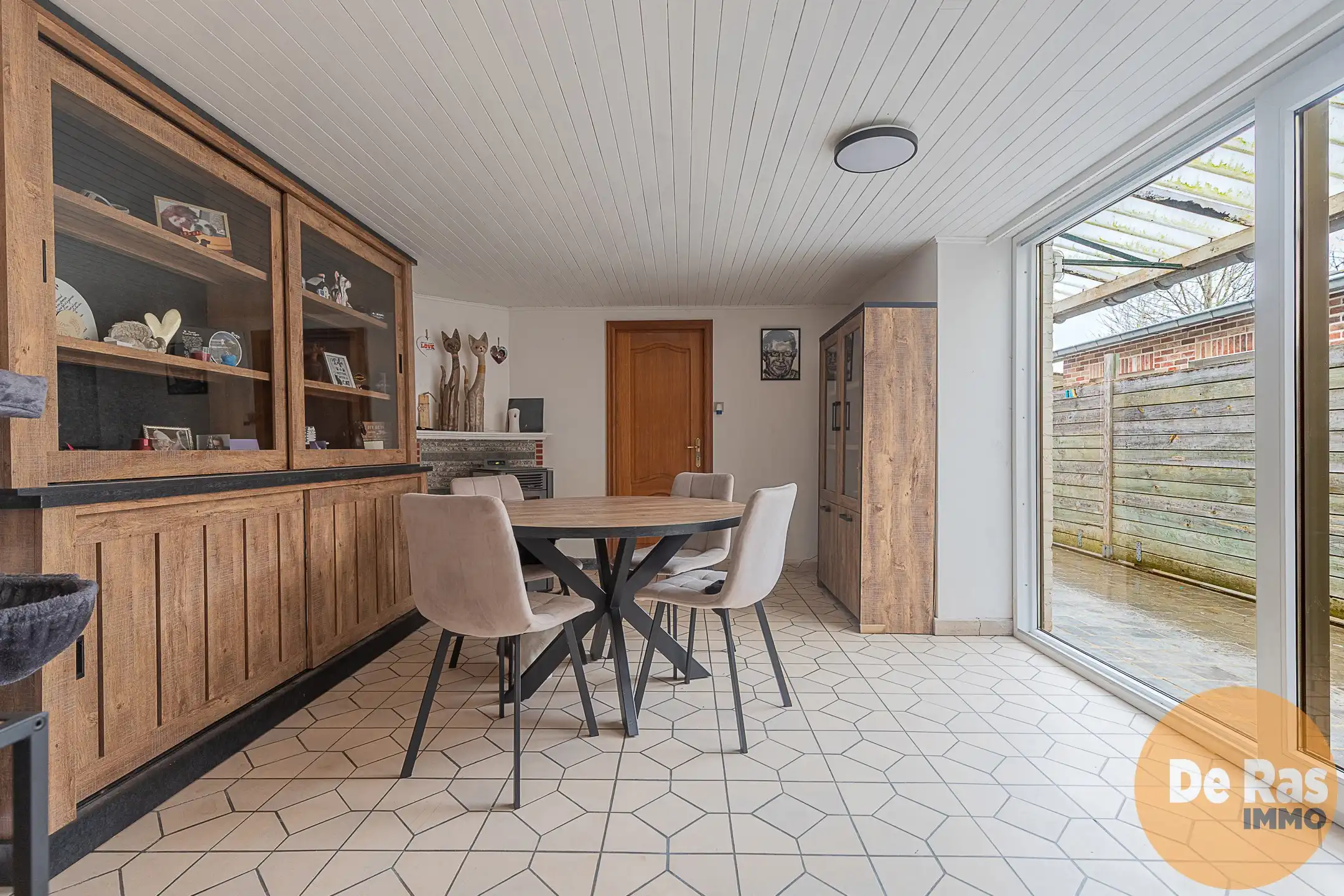 WICHELEN - Leuk gelegen rijwoning met ruime tuinzone foto 3