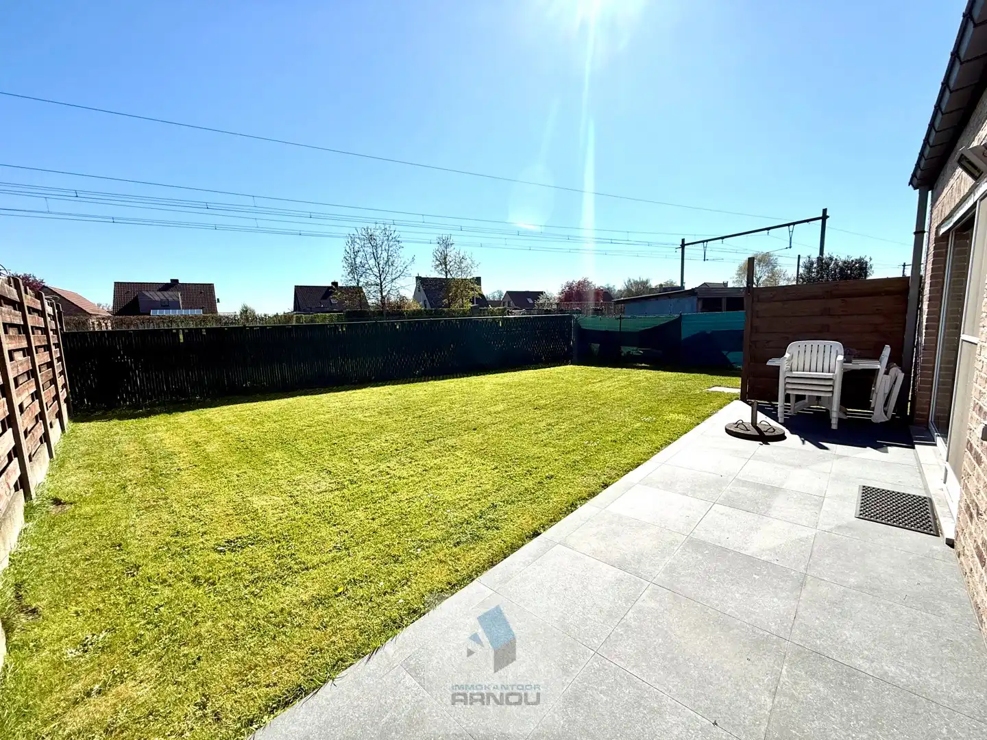 Verzorgde gezinswoning met 3 slaapkamers, gezellige tuin en inpandige garage foto 15