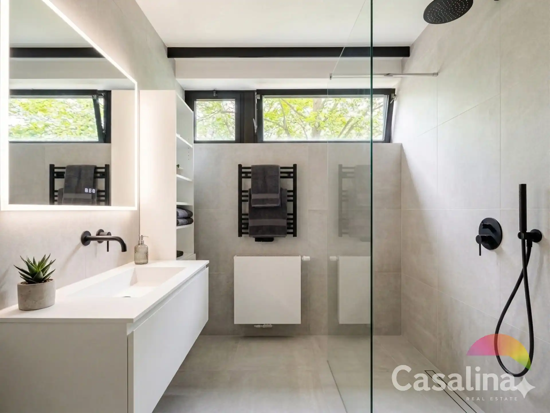 Appartement van 88m² met terras TE RENOVEREN foto 15