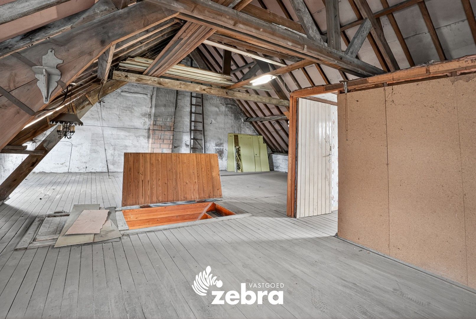 Zeer ruime woning met inpandige garage te koop in Staden! foto 25