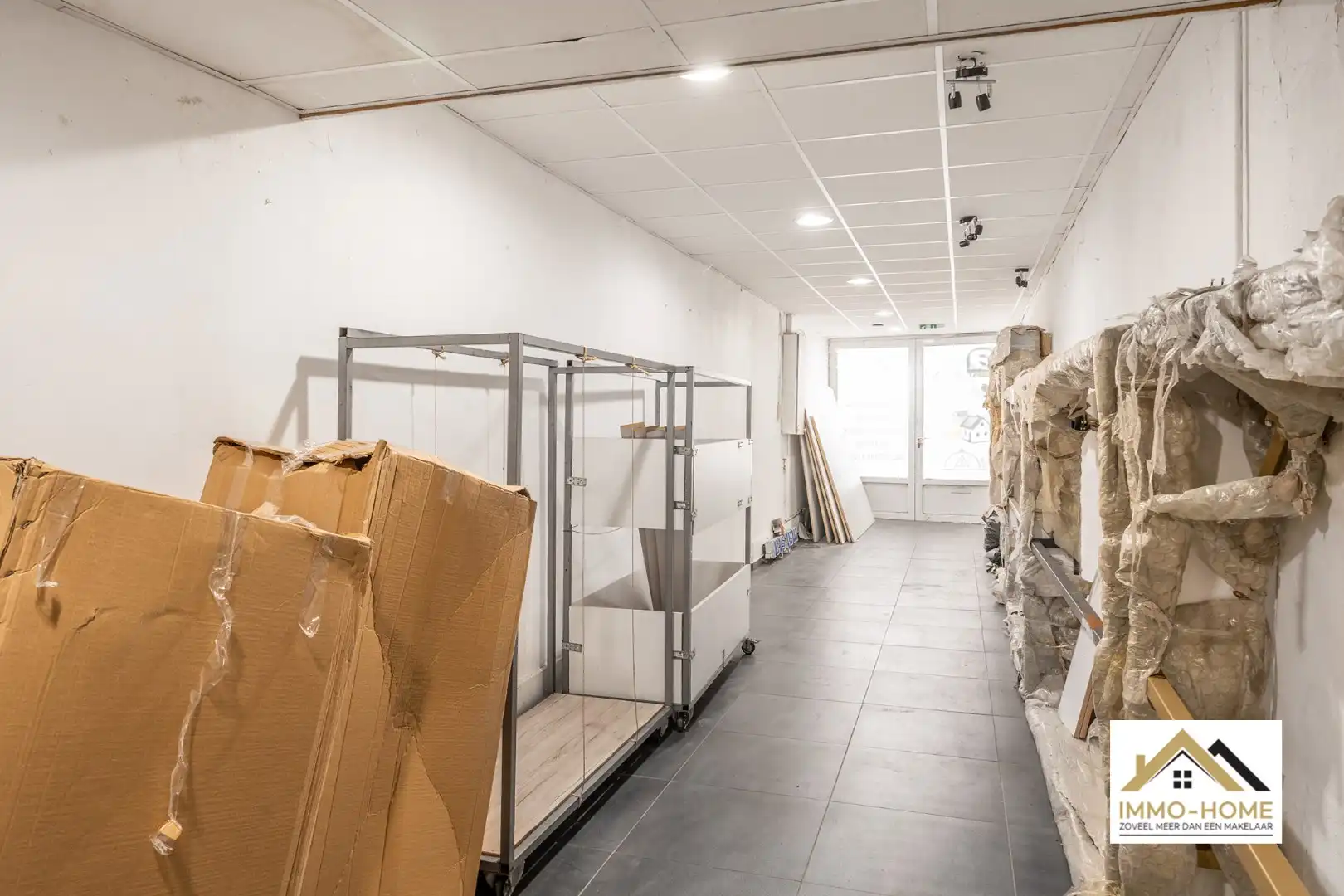 Ruim handelspand (497m2) voor verschillende doeleinden op toplocatie!  foto 6