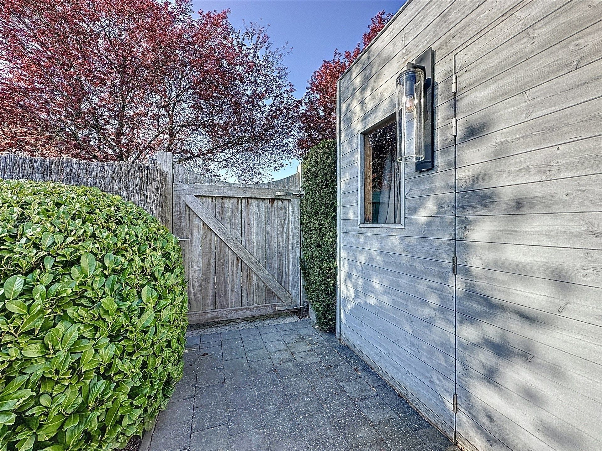 Instapklare gezinswoning met garage, 5 slaapkamers en gezellige tuin op 450m²! foto 18