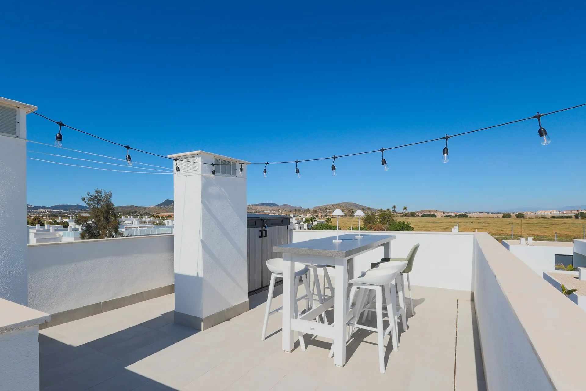 Direct genieten: instapklaar penthouse op toplocatie aan de kust foto 30