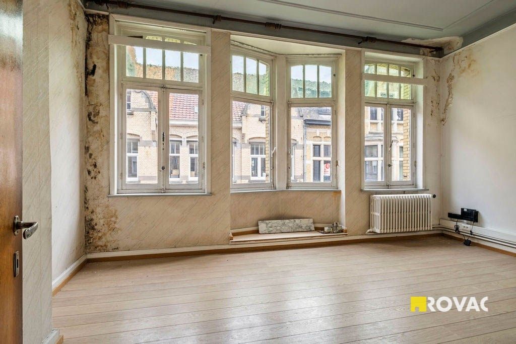Te renoveren handelspand met woonst in hartje Izegem foto 19