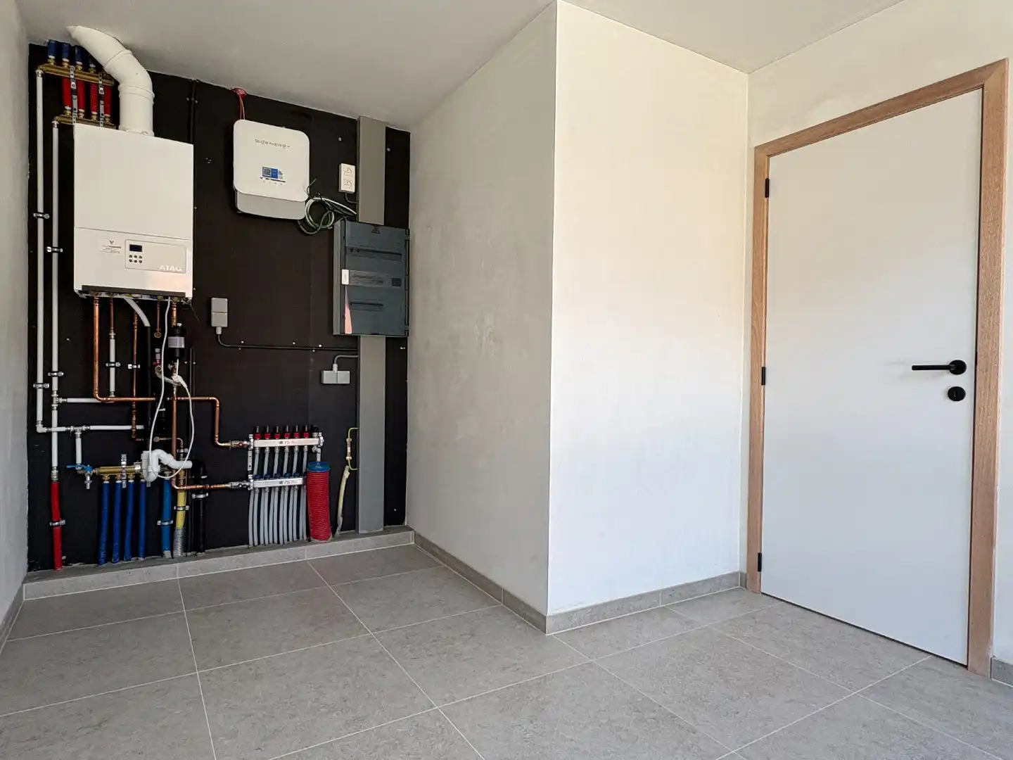 Instapklare woning te Kuurne met 3 slaapkamers, zijweg, oprit en zoveel meer! foto 22