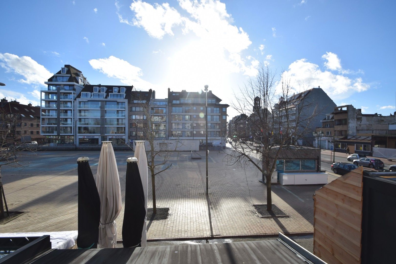 Twee slaapkamer appartement met terras gelegen aan het Alfred Verweeplein, centrum Knokke. foto 2