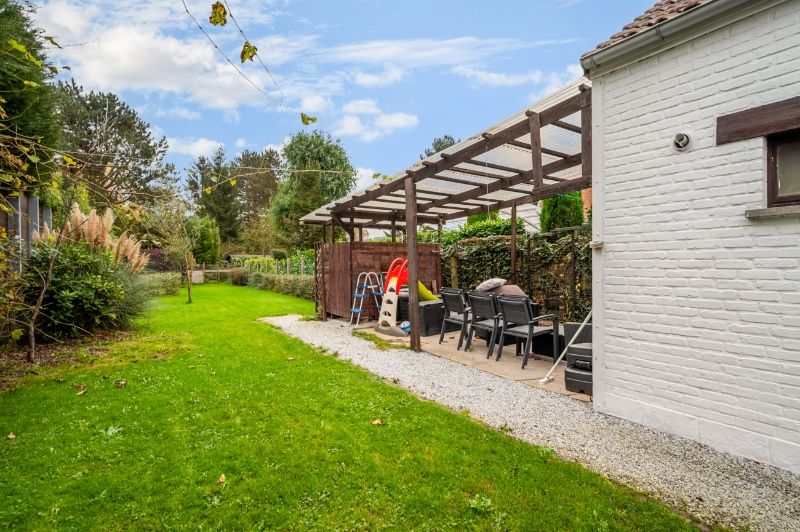 Mooie woning met 3 slaapkamers en grote tuin foto 10