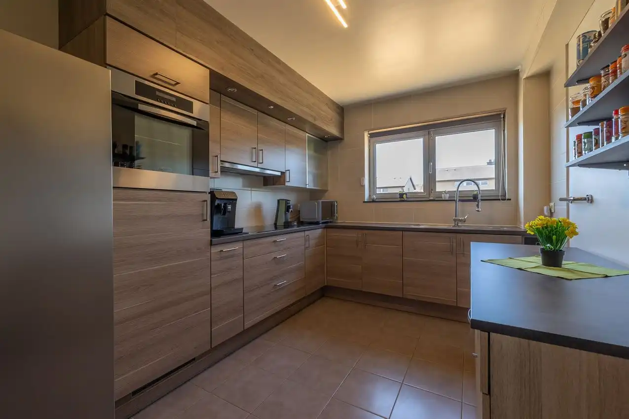 Recente gezinswoning 4 slk in doodlopende straat foto 8