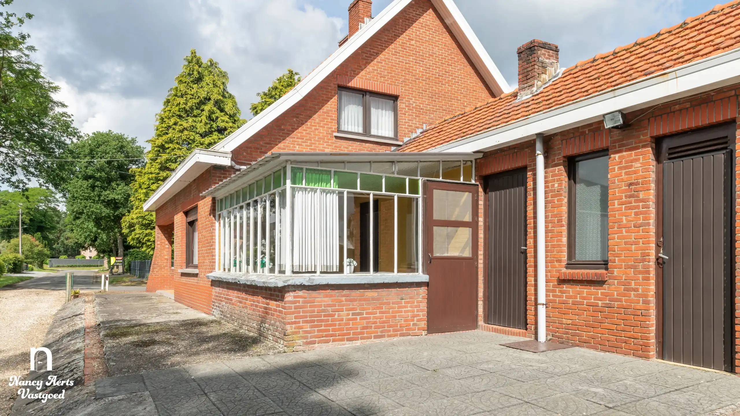 Charmante te renoveren woning op een rustige locatie foto 26