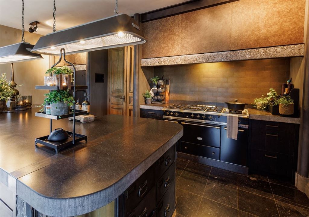 Landelijke villawoning met multifunctioneel aangrenzend gebouw foto 7