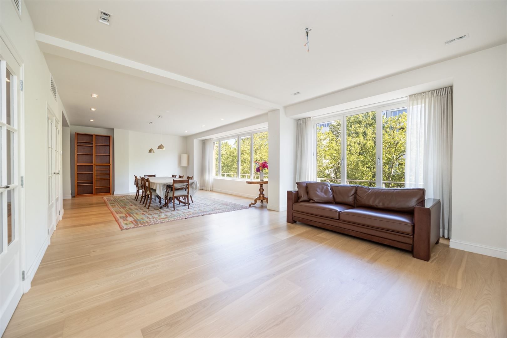 Zeer ruim appartement met 3 slaapkamers op TOP-locatie foto 3