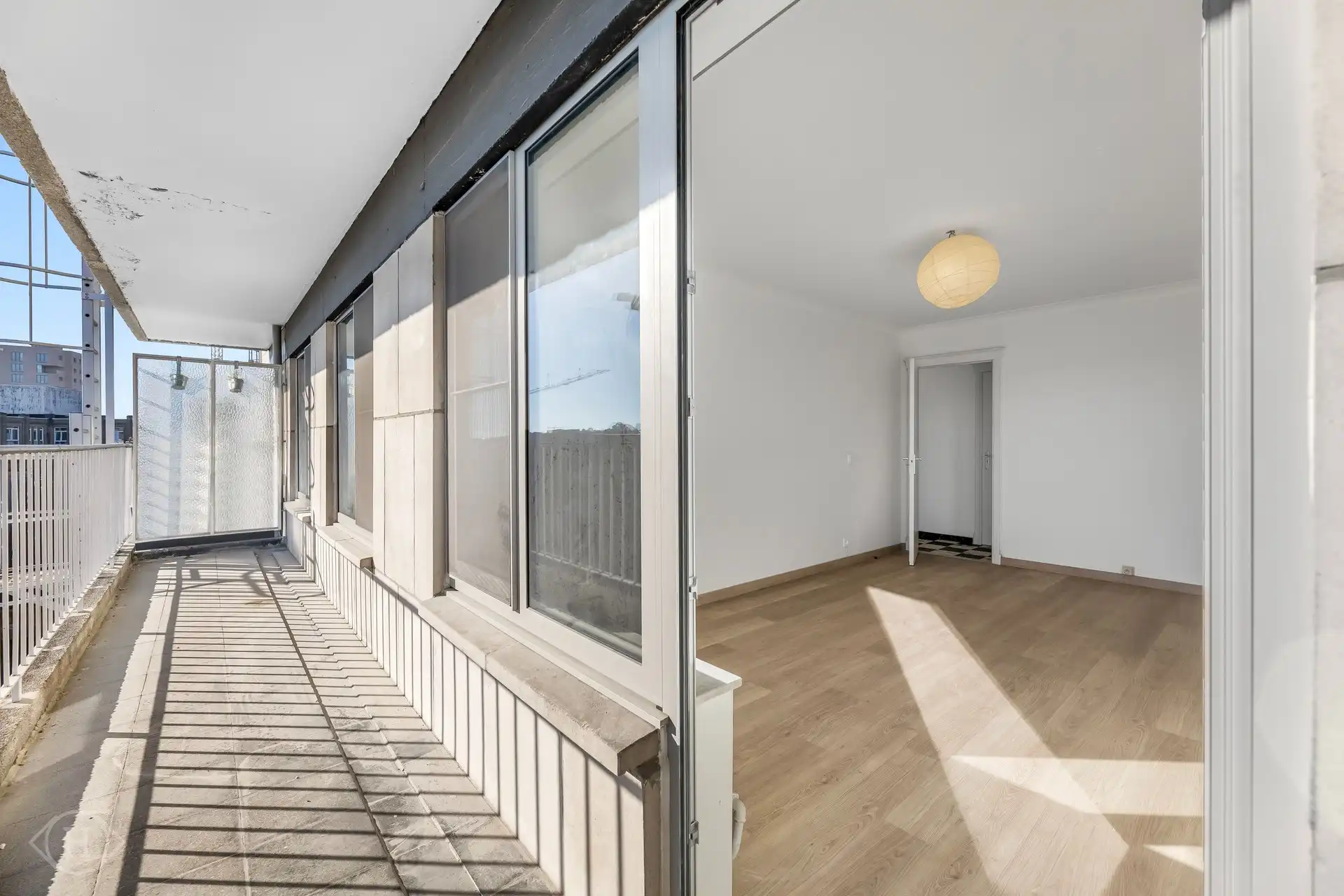 Ruim appartement met terras, parking en prachtig uitzicht foto 10