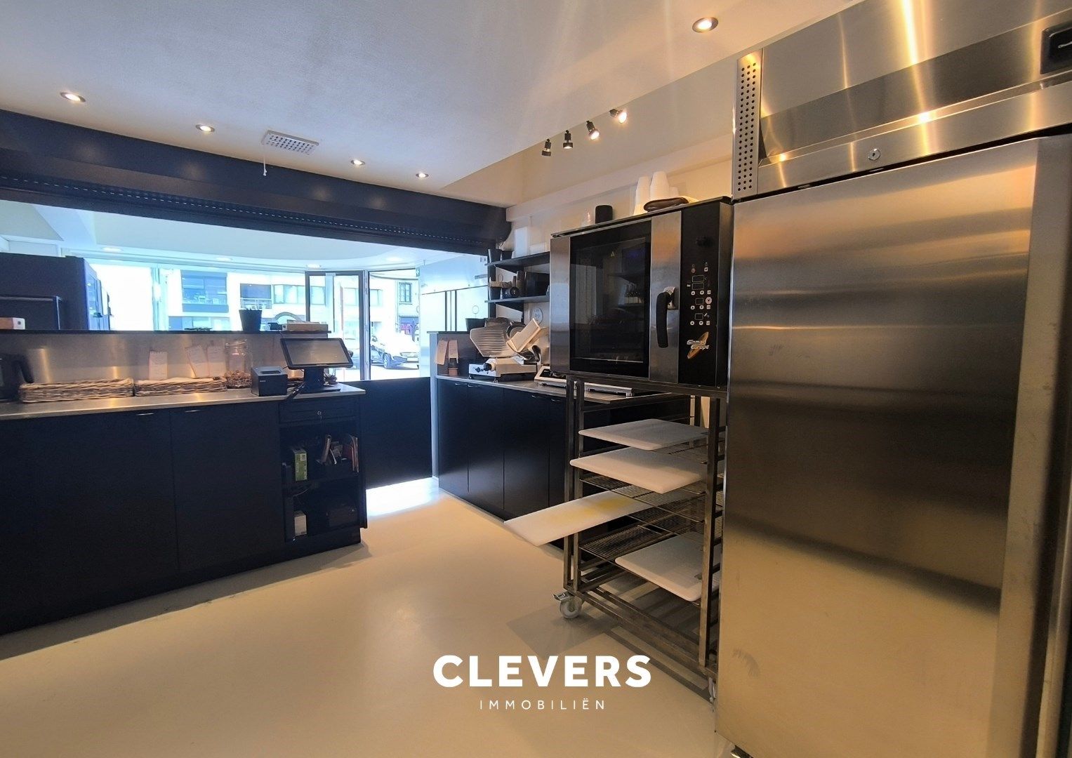 OVERNAME | Nieuwe broodjeszaak met automaatconcept foto 10