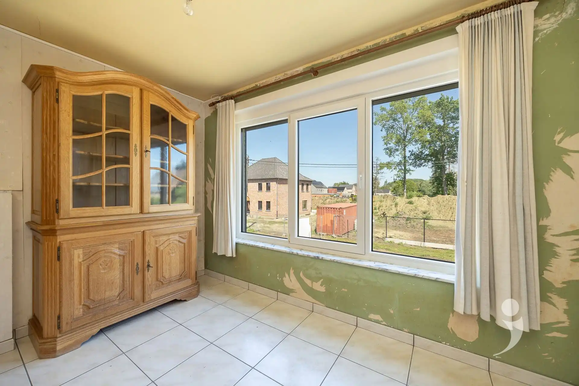 Te renoveren woning op een zonnig perceel foto 17