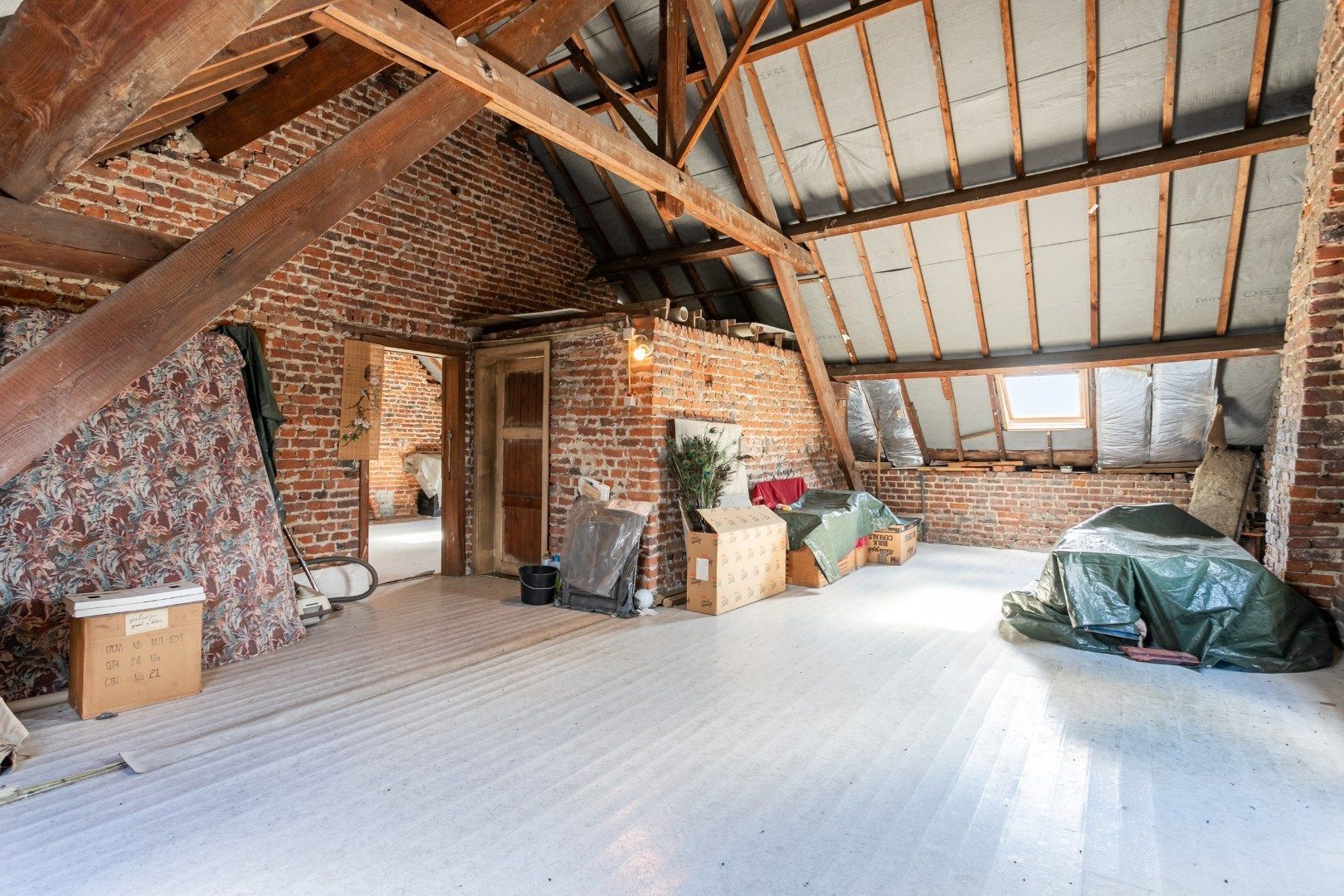 Karaktervolle, te renoveren herenhuis met enorm potentieel te Gooik foto 21
