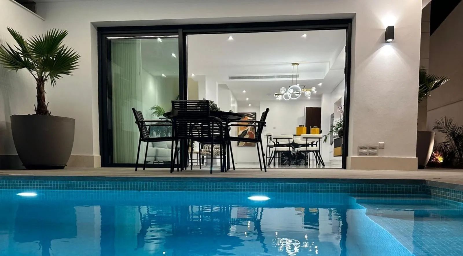 Ultiem genieten: ruime vakantiewoningen dichtbij centrum en strand foto 35
