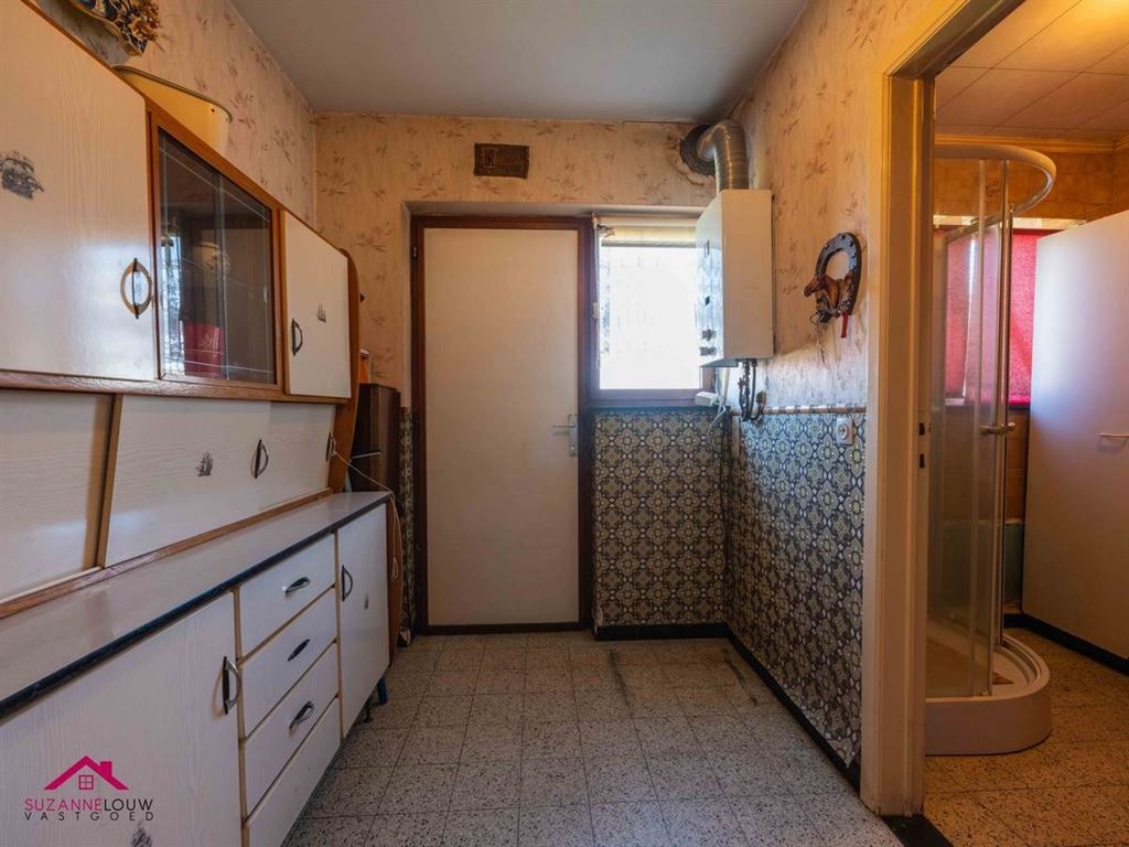 Vrijstaande woning, te renoveren naar eigen smaak en wensen foto 21