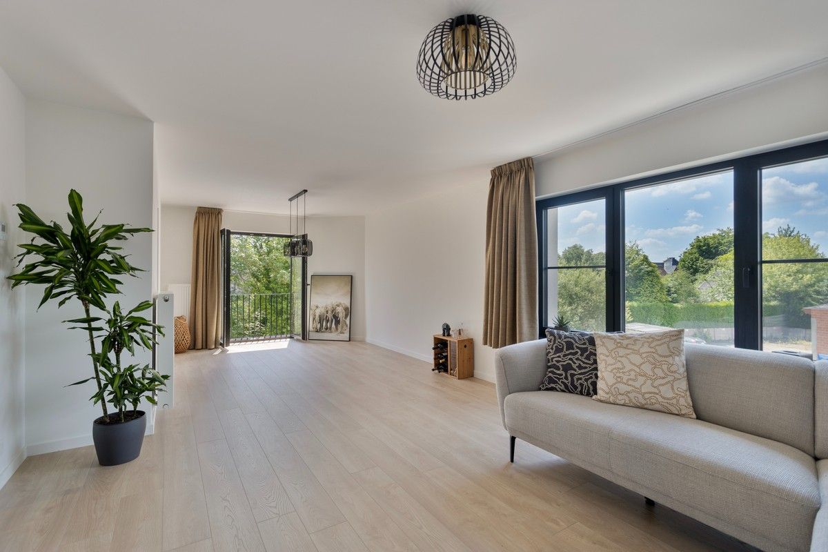GERENOVEERD APPARTEMENT nabij Gent foto {{pictureIndex}}