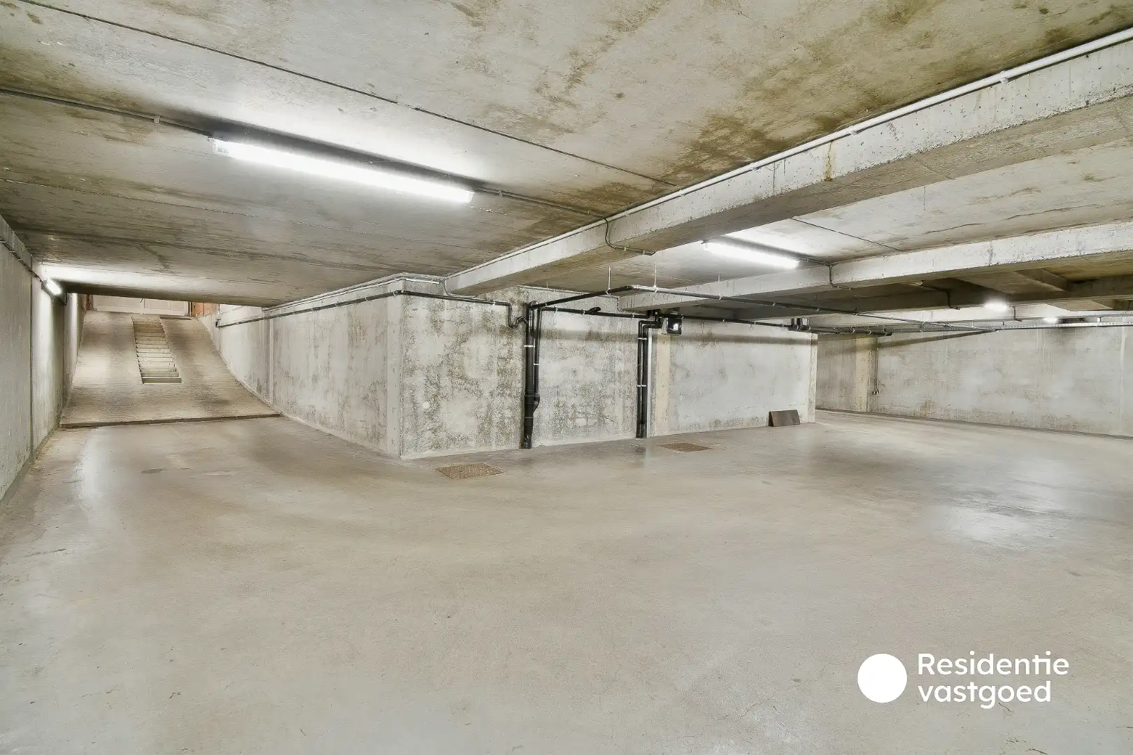 Afgesloten garagebox op centrale ligging in Gistel! foto 5
