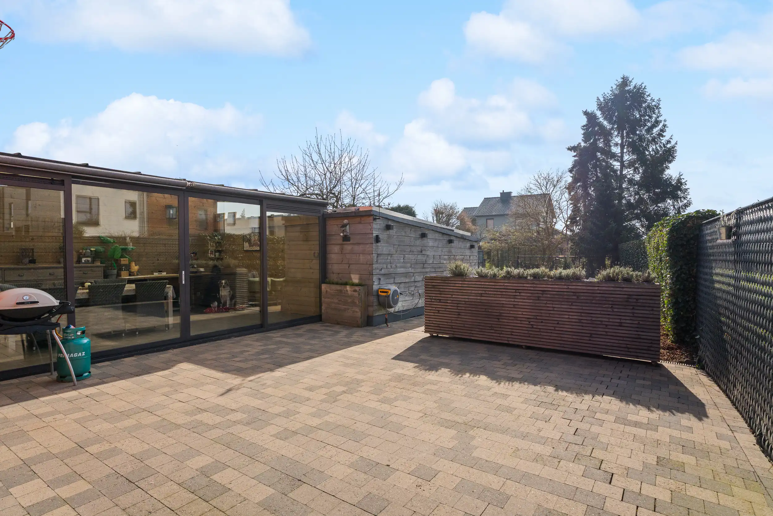 Instapklare halfopen bebouwing met zonnige tuin foto 13