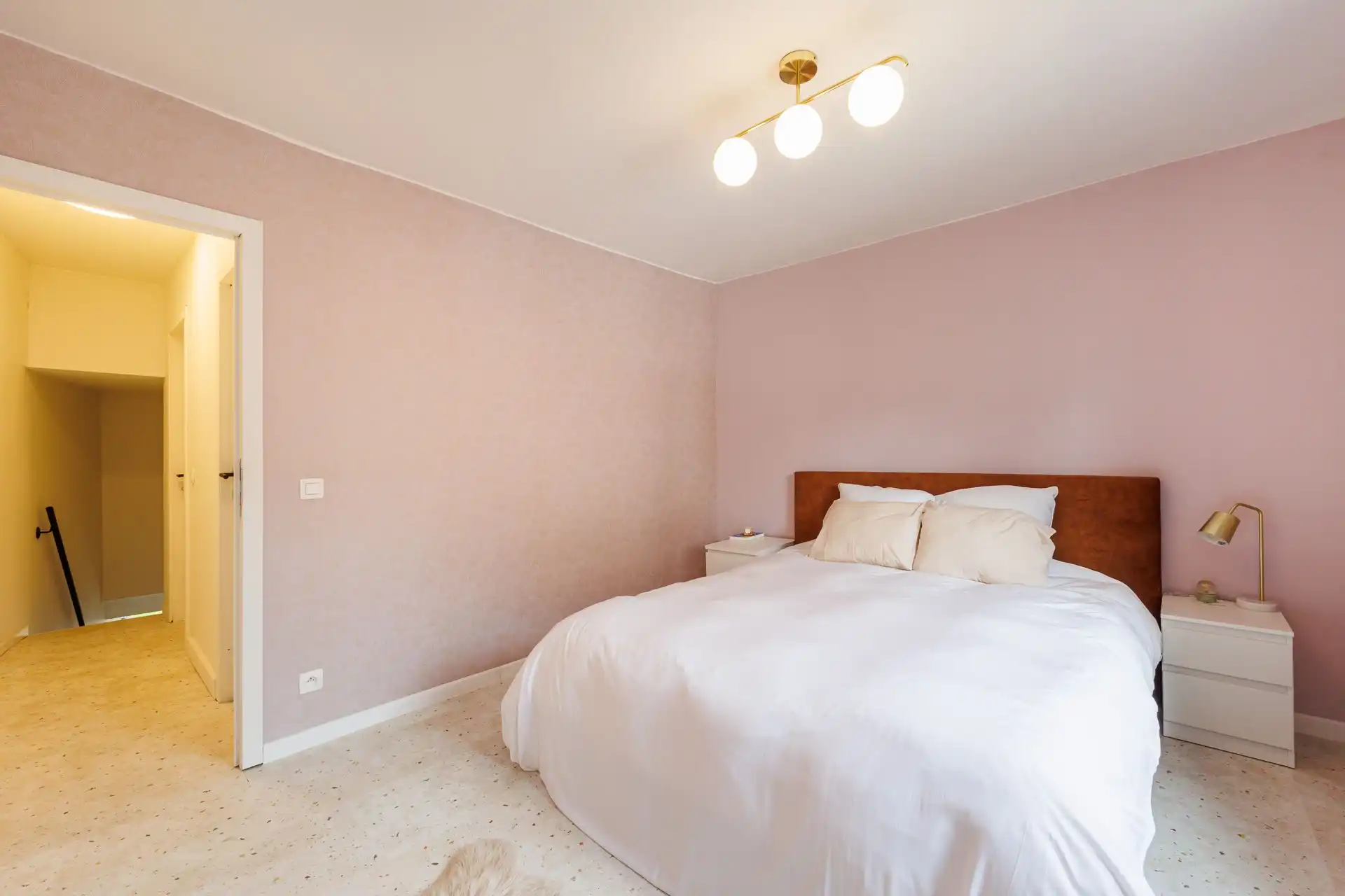 Instapklare woning met zonnige tuin foto 15