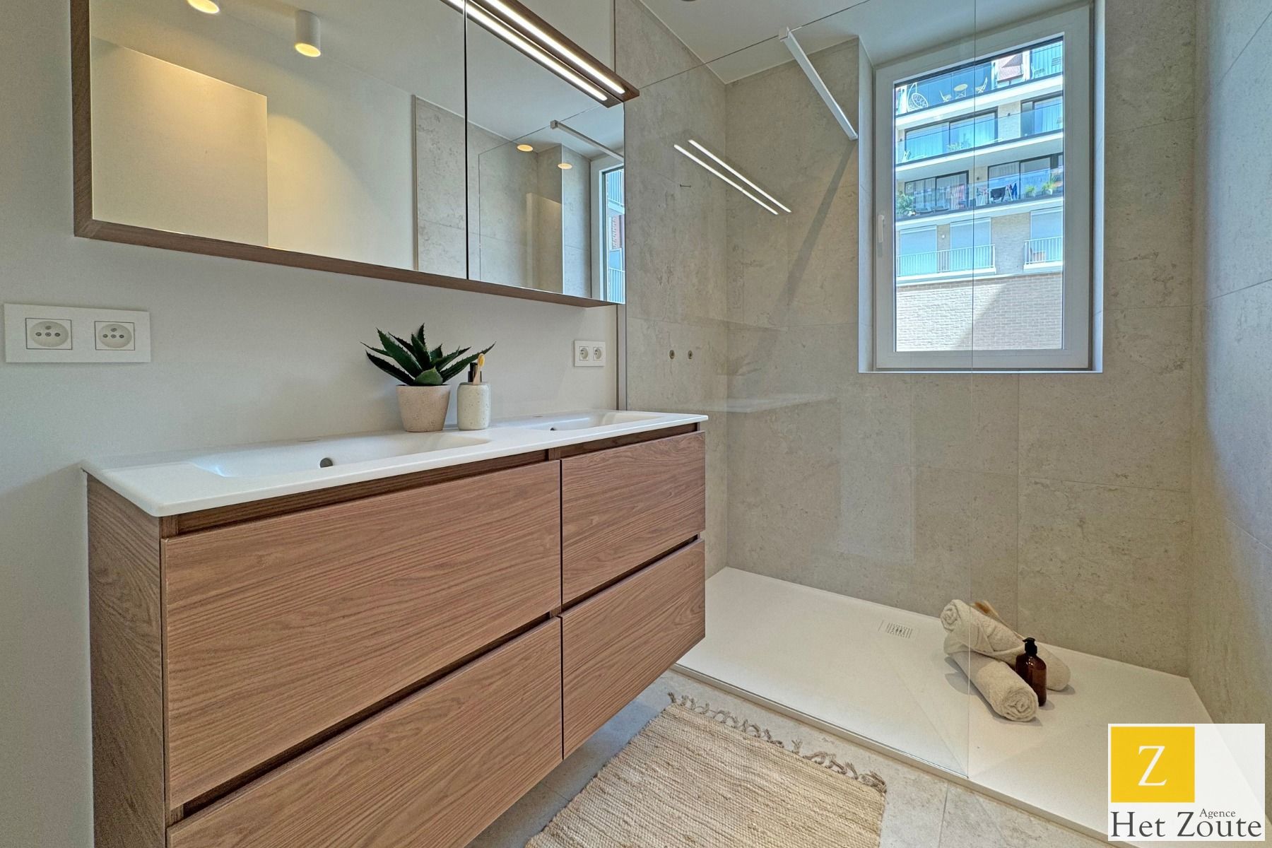 Gelijkvloers appartement met terras en tuin te Knokke foto 10