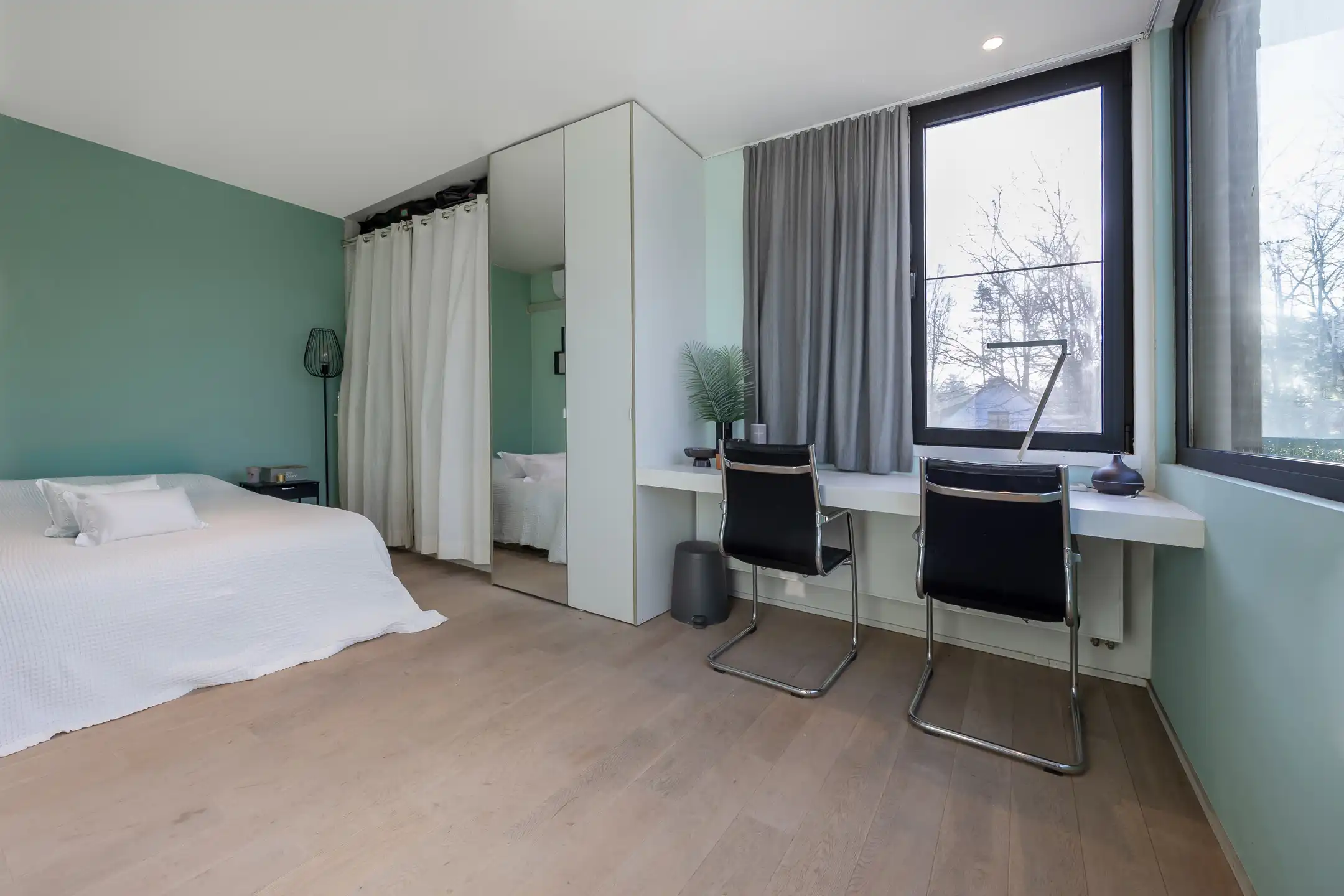 Luxueuze moderne villa met zwemvijver en prachtig poolhouse foto 47