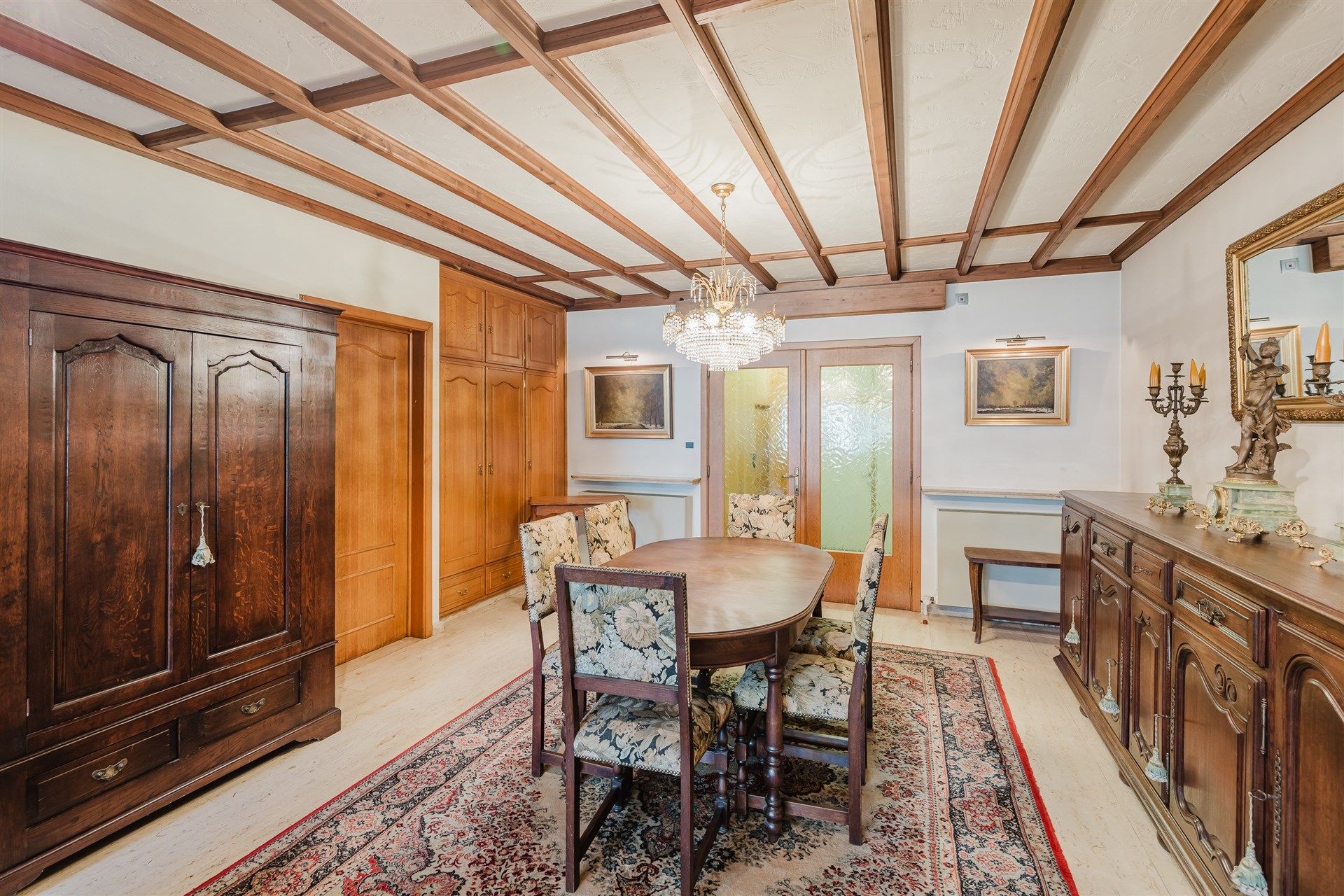 Ruime woning met 5(!) slaapkamers, dakterras en tuin foto 6