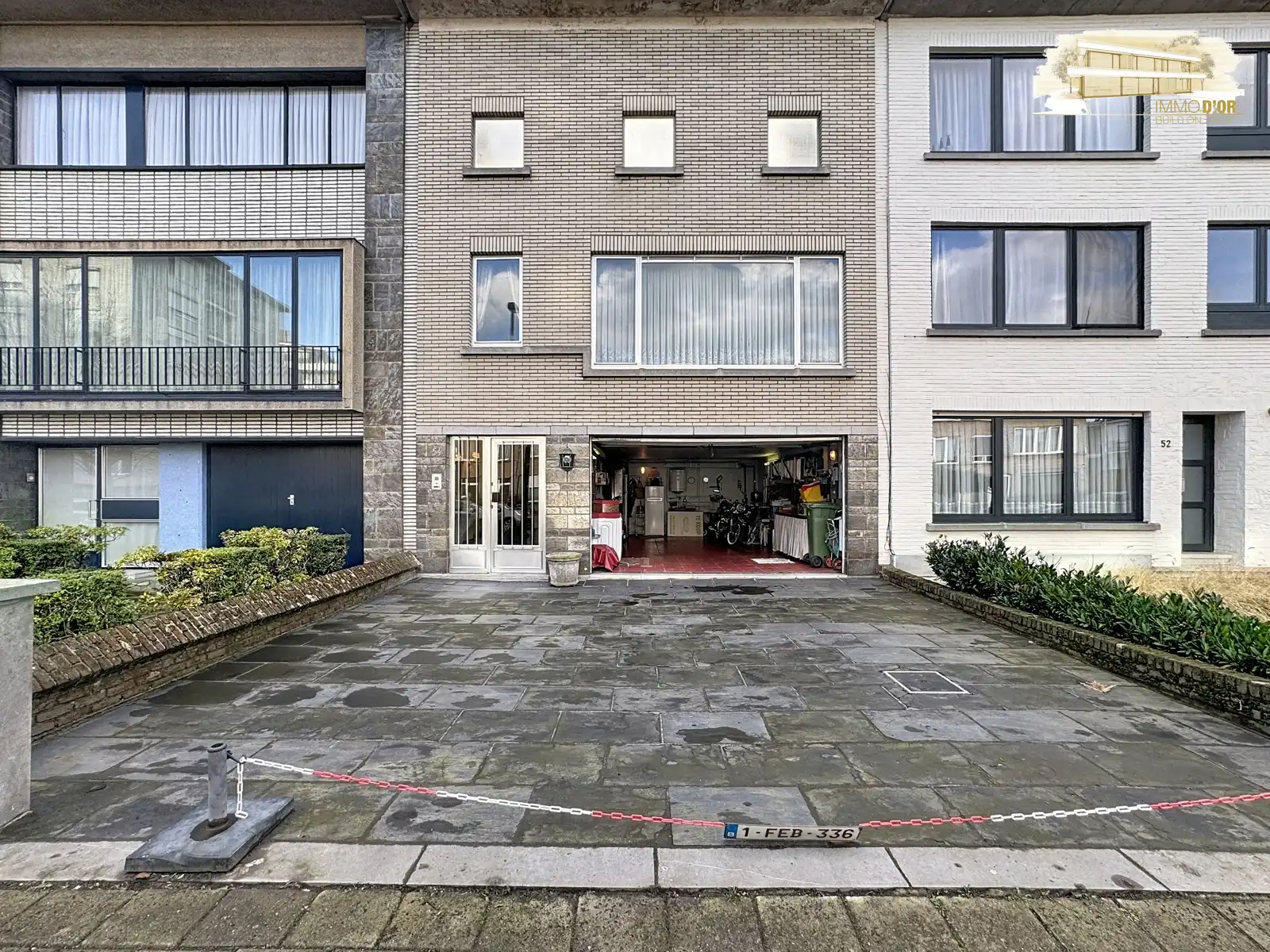 Bel-étage met ZW-tuin met ruime garage + oprit voor 2 auto's foto 2