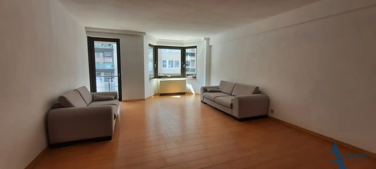 Ruim appartement met 2 slaapkamers op toplocatie, op slechts 50 meter van de Zeedijk! foto 2