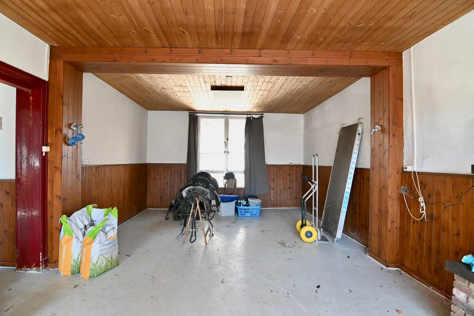 Ontdek deze landelijk gelegen woning met renovatiemogelijkheden in Waasmont foto 3