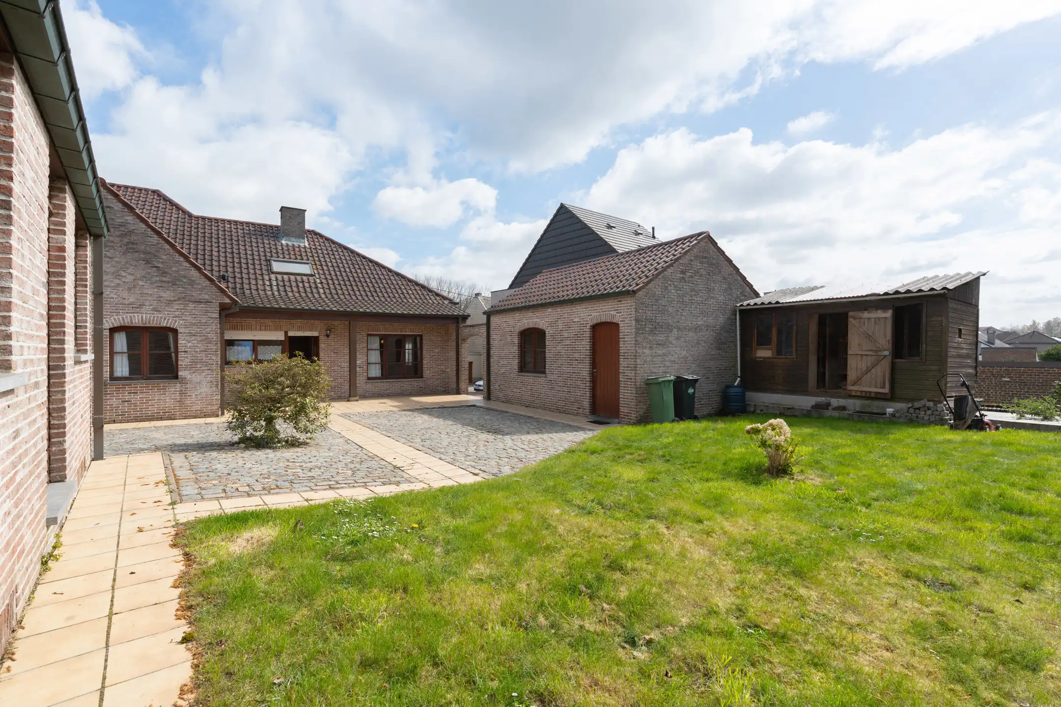 Gezellige 3-gevelwoning nabij dorpskern Iddergem foto 8