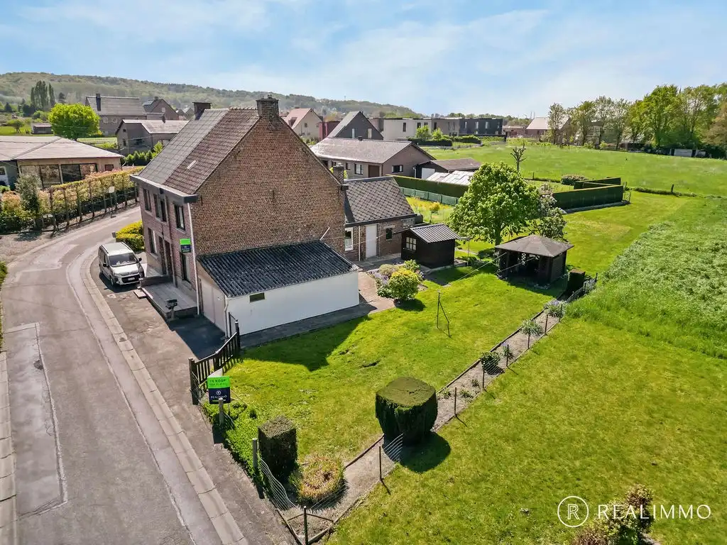 Hoofdfoto van de publicatie: Renovatieproject met uitbreidingsmogelijkheden in rustige straat