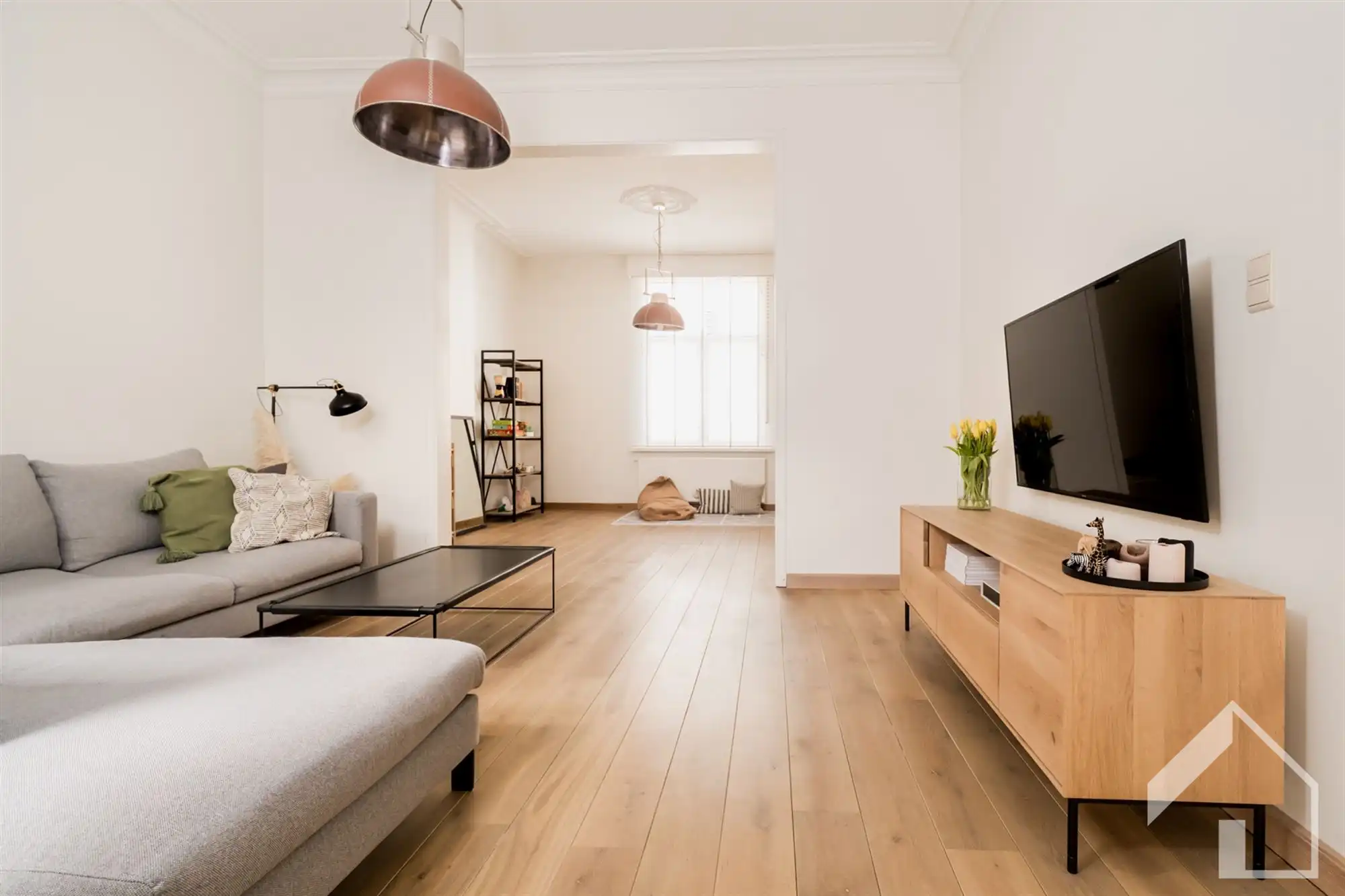 Comfortabele, ruime, instapklare woning met 5 slaapkamers foto 3