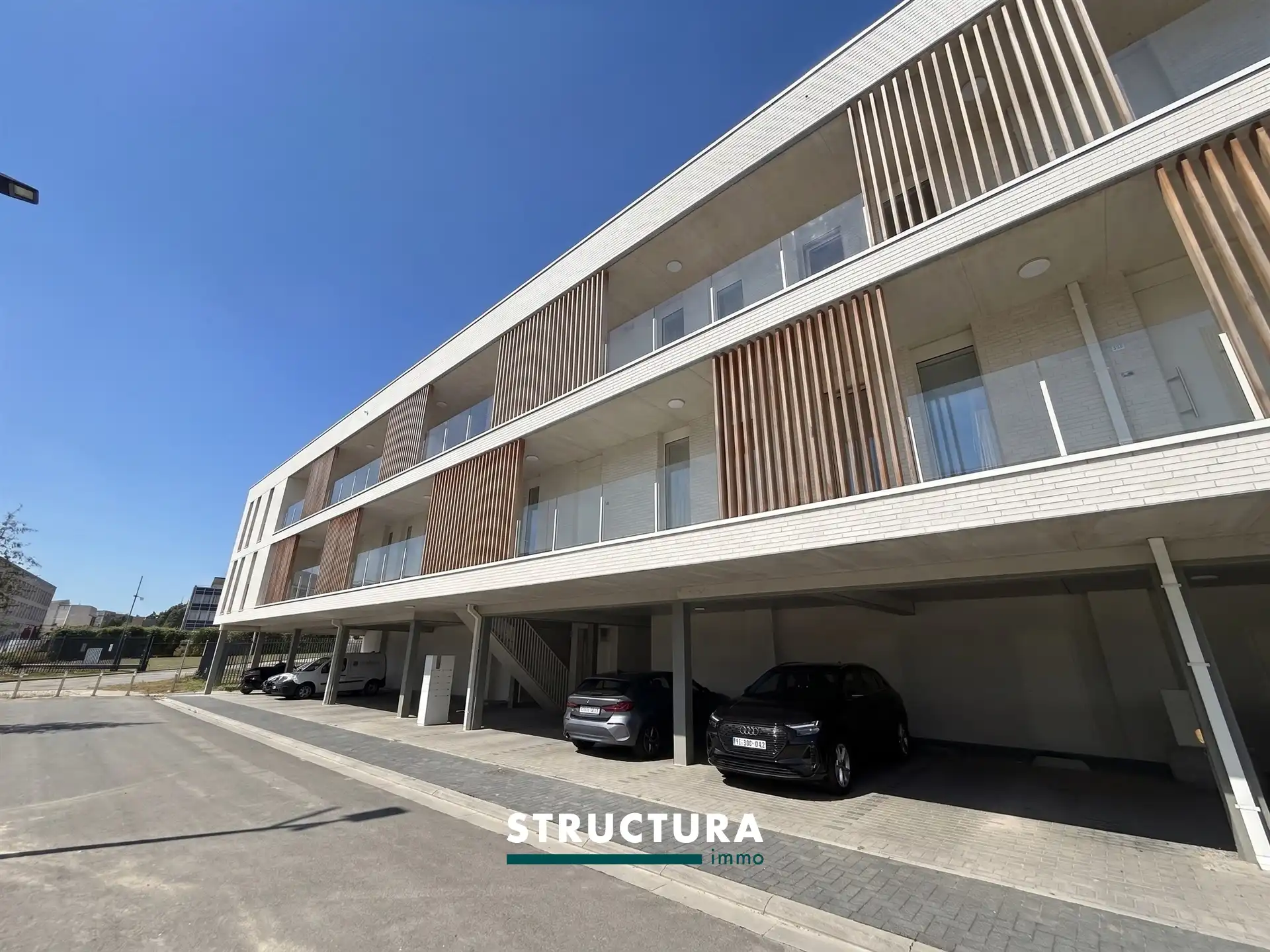 Nieuwbouwappartement met 2 slaapkamers en terras foto {{pictureIndex}}