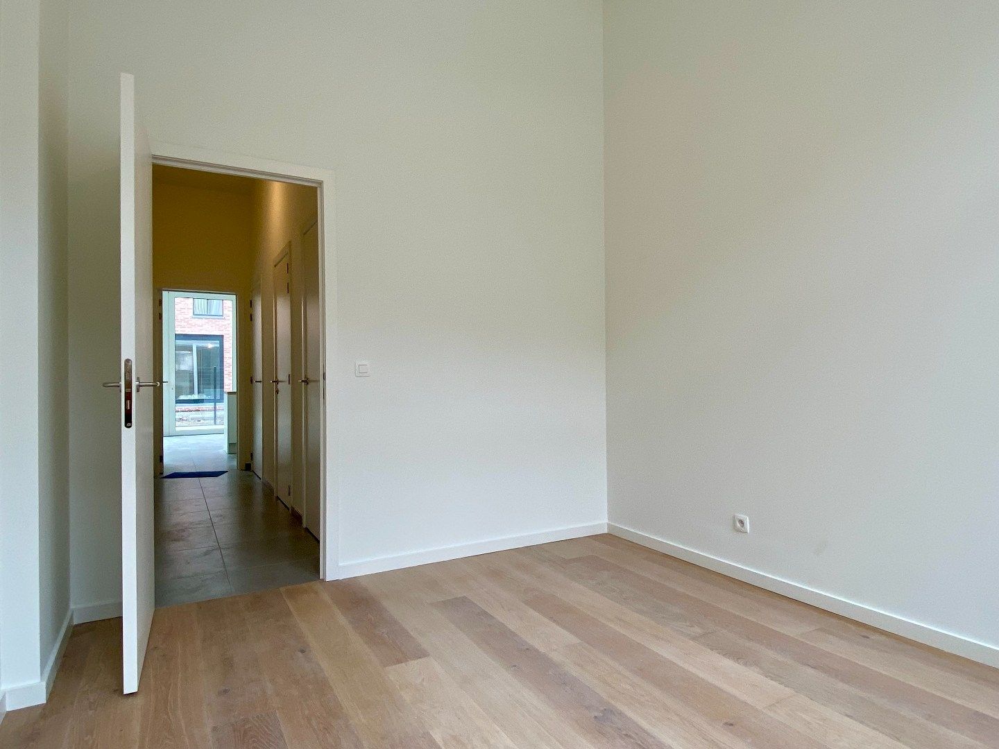 Nieuwbouw appartement in centrum Kortrijk met tuin/terras en 1 slaapkamer foto 6