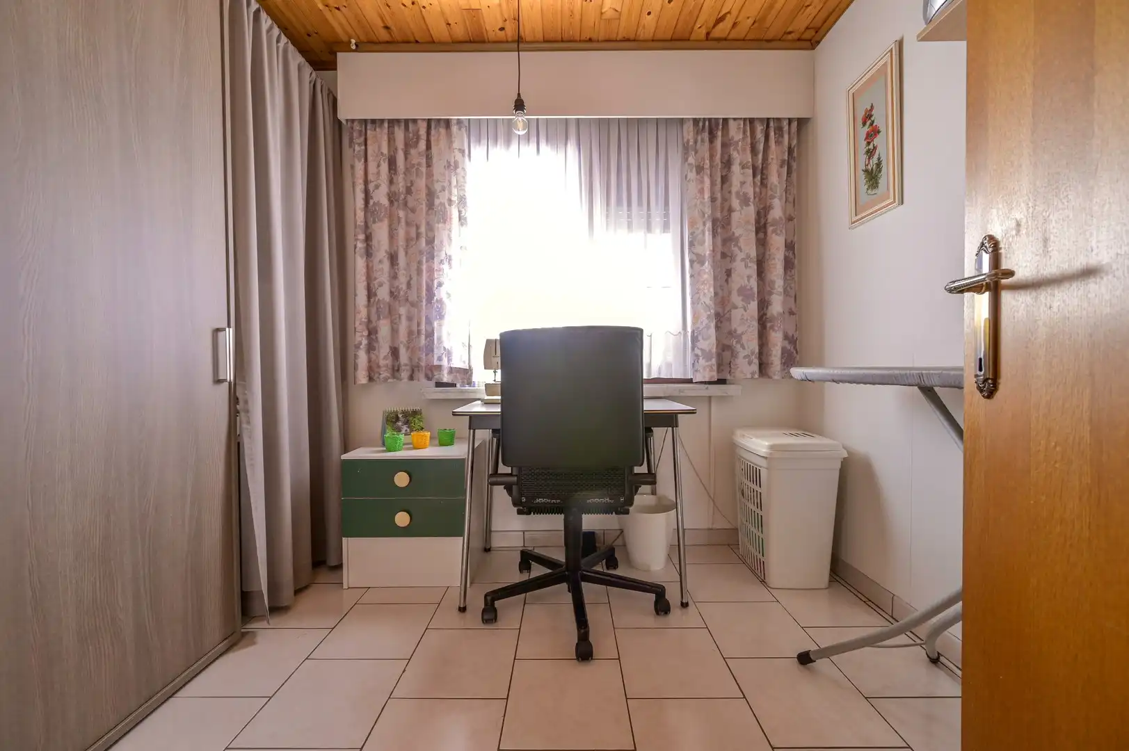 CENTRAAL GELEGEN,  INSTAPKLARE WONING MET GARAGE EN ACHTERUITWEG foto 10