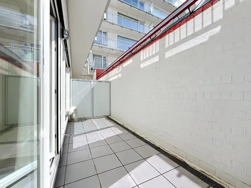 MODERN GELIJKVLOERSAPPARTEMENT OP DE ZEEDIJK VAN OOSTUDINKERKE foto 20