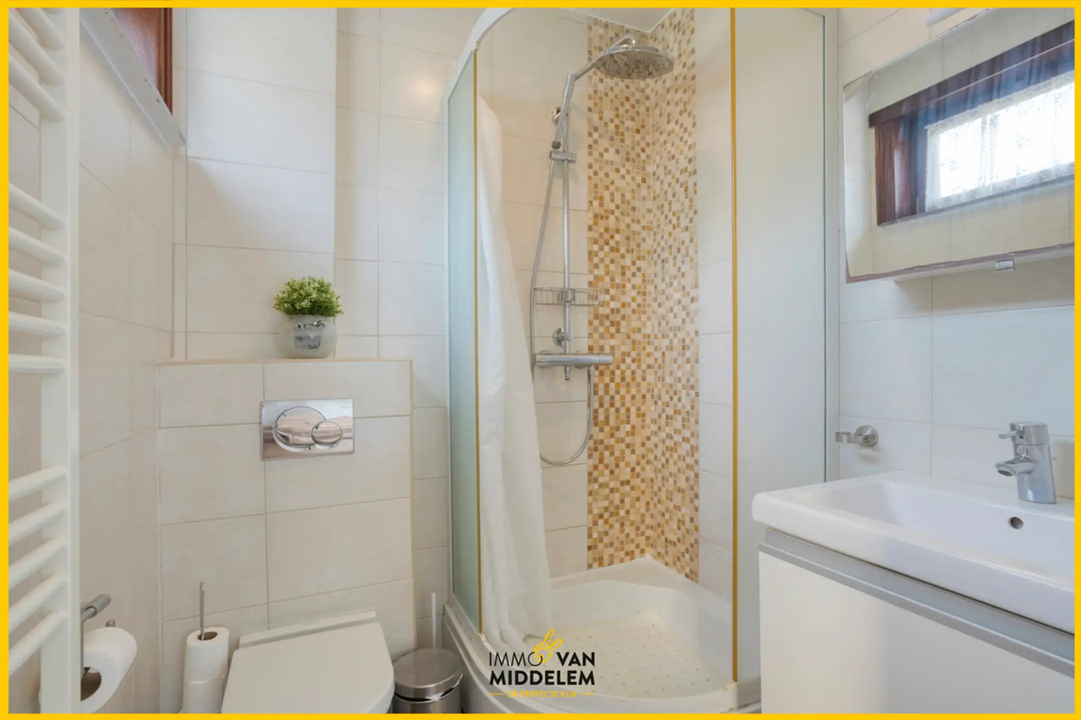 GERENOVEERDE BEL-ÉTAGE MET 3 SLAAPKAMERS EN TUIN foto 11