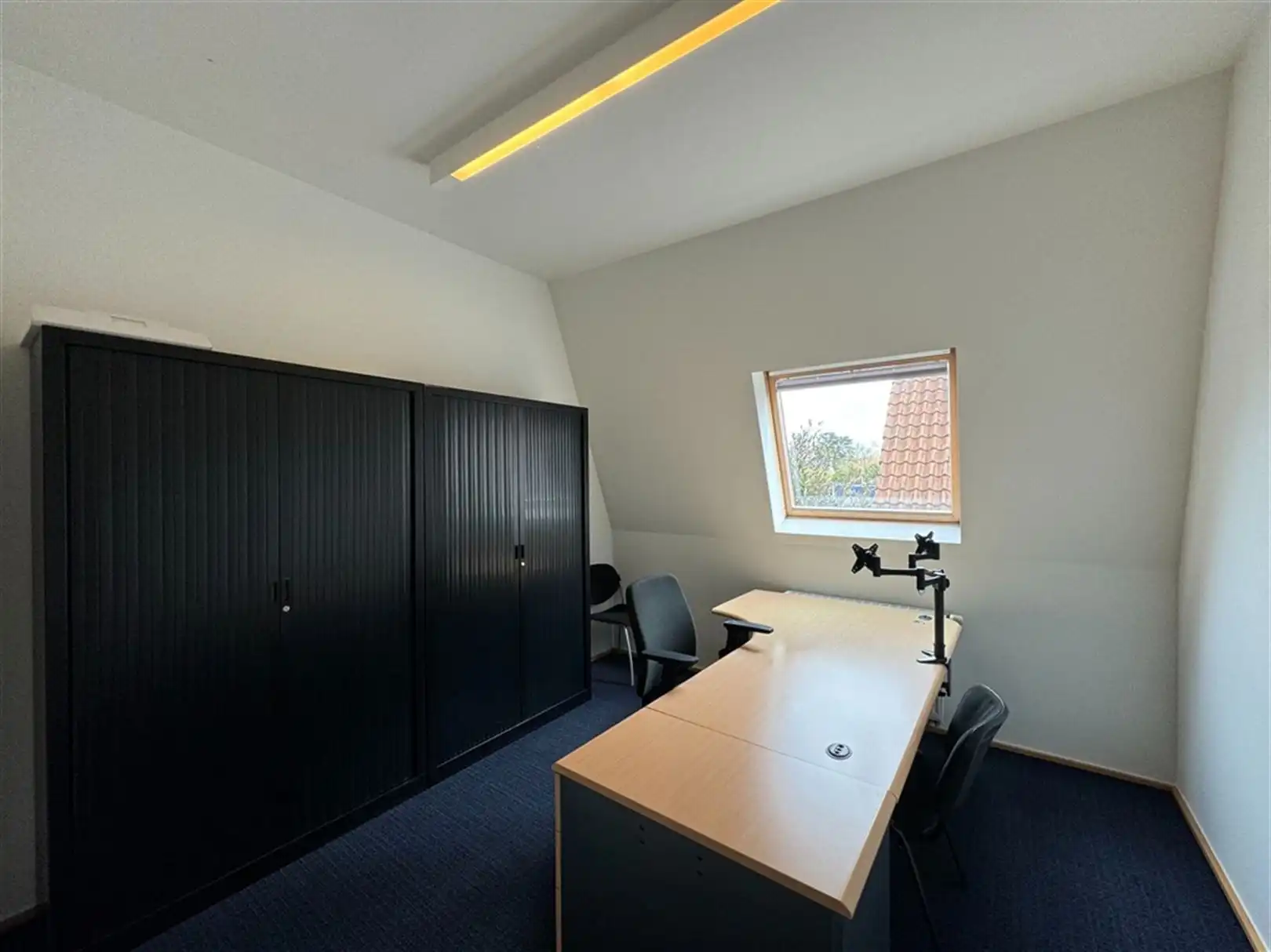 Kantoorgebouw op prachtige locatie in Deurle foto 11