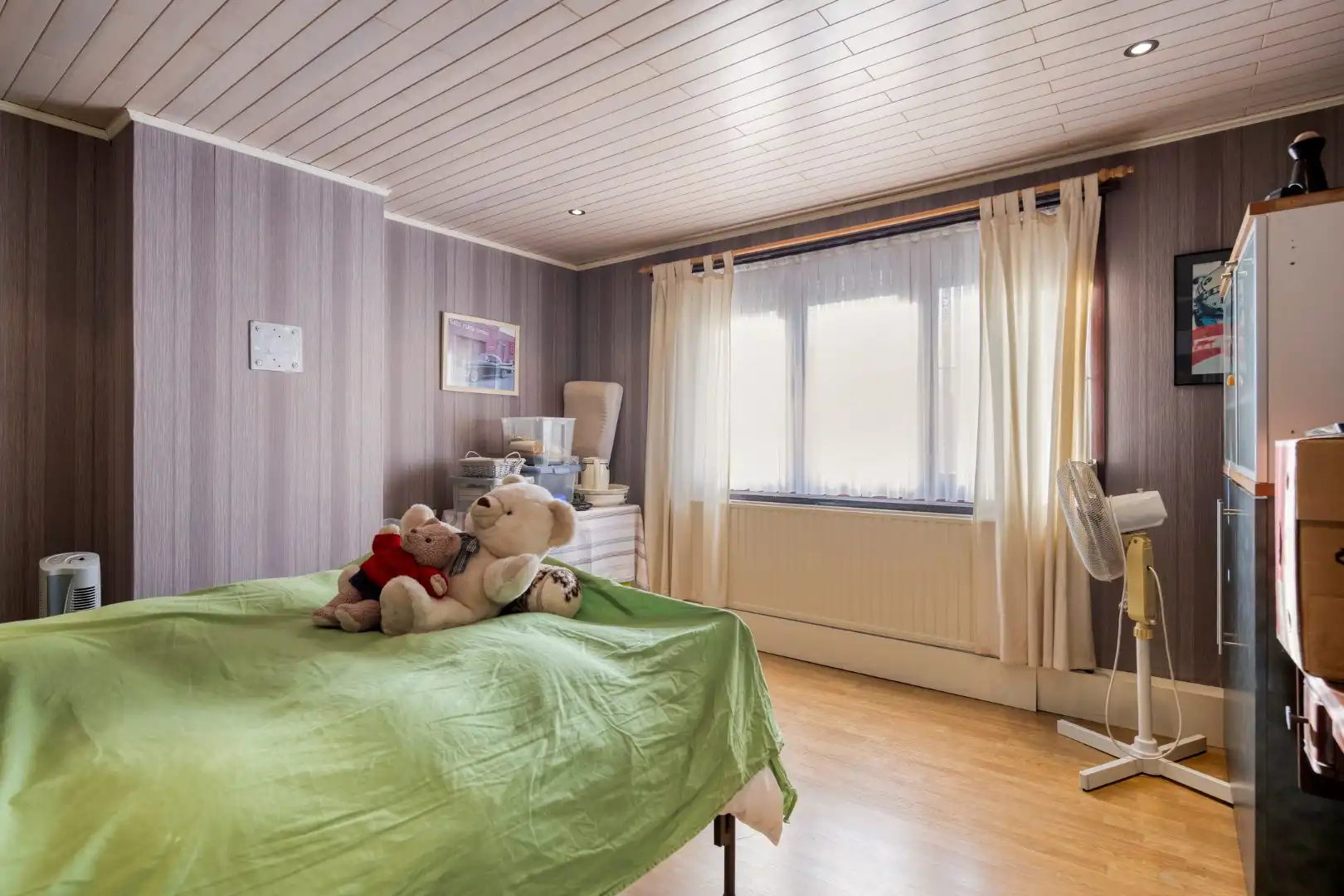 Ruim ingedeelde woning met o.a. 4 slpks op een rustig gelegen perceel van 1.069 m². foto 15