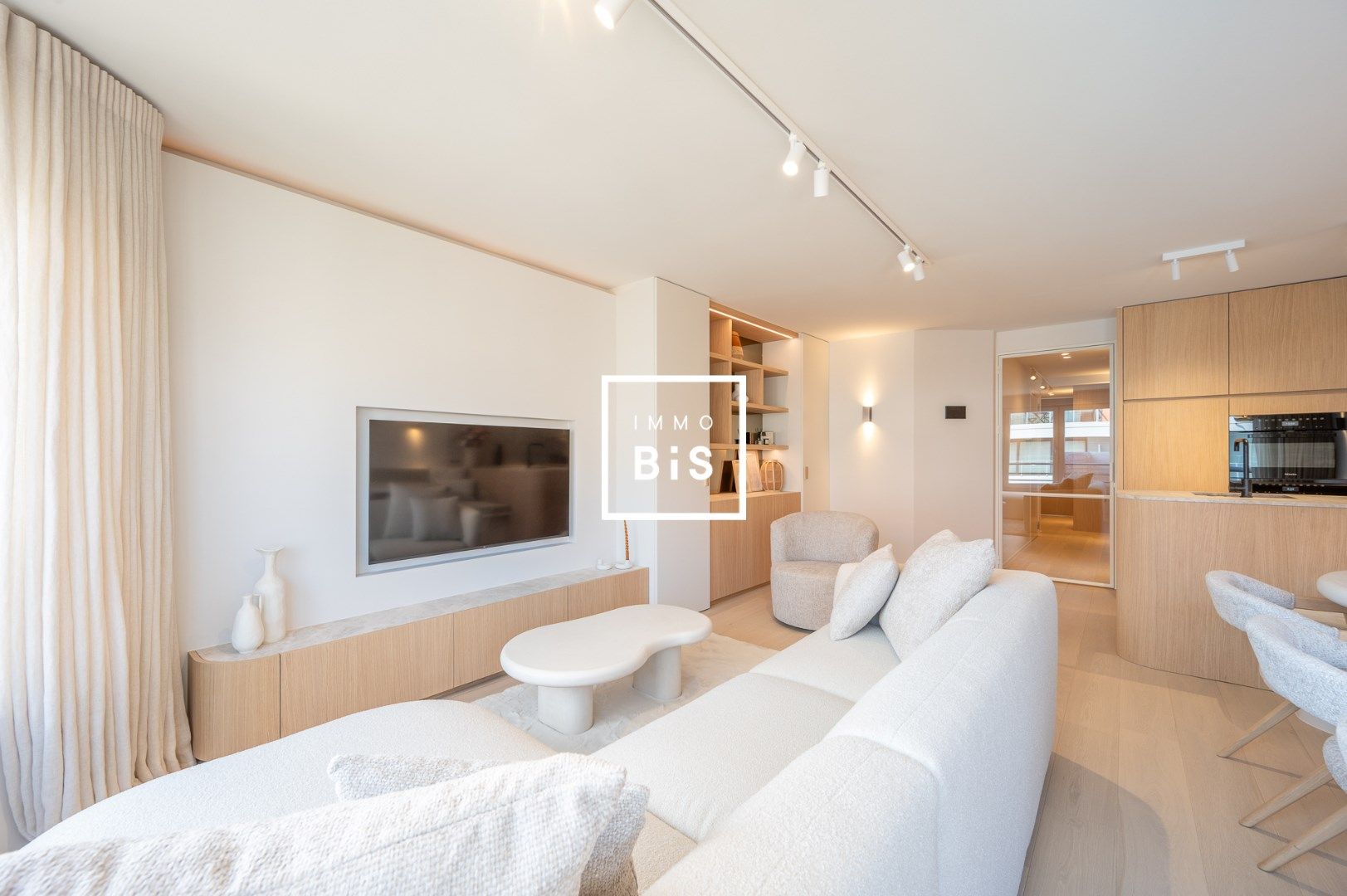 Luxueus gerenoveerd appartement centraal gelegen op enkele stappen van de zeedijk foto 8