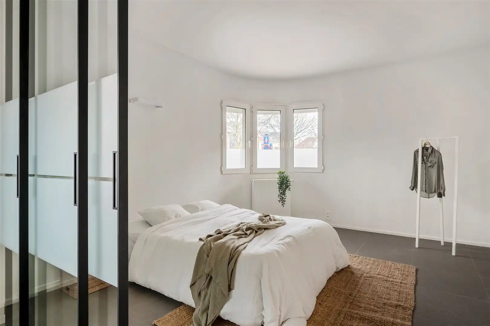 Gerenoveerd gelijkvloers appartement foto 13