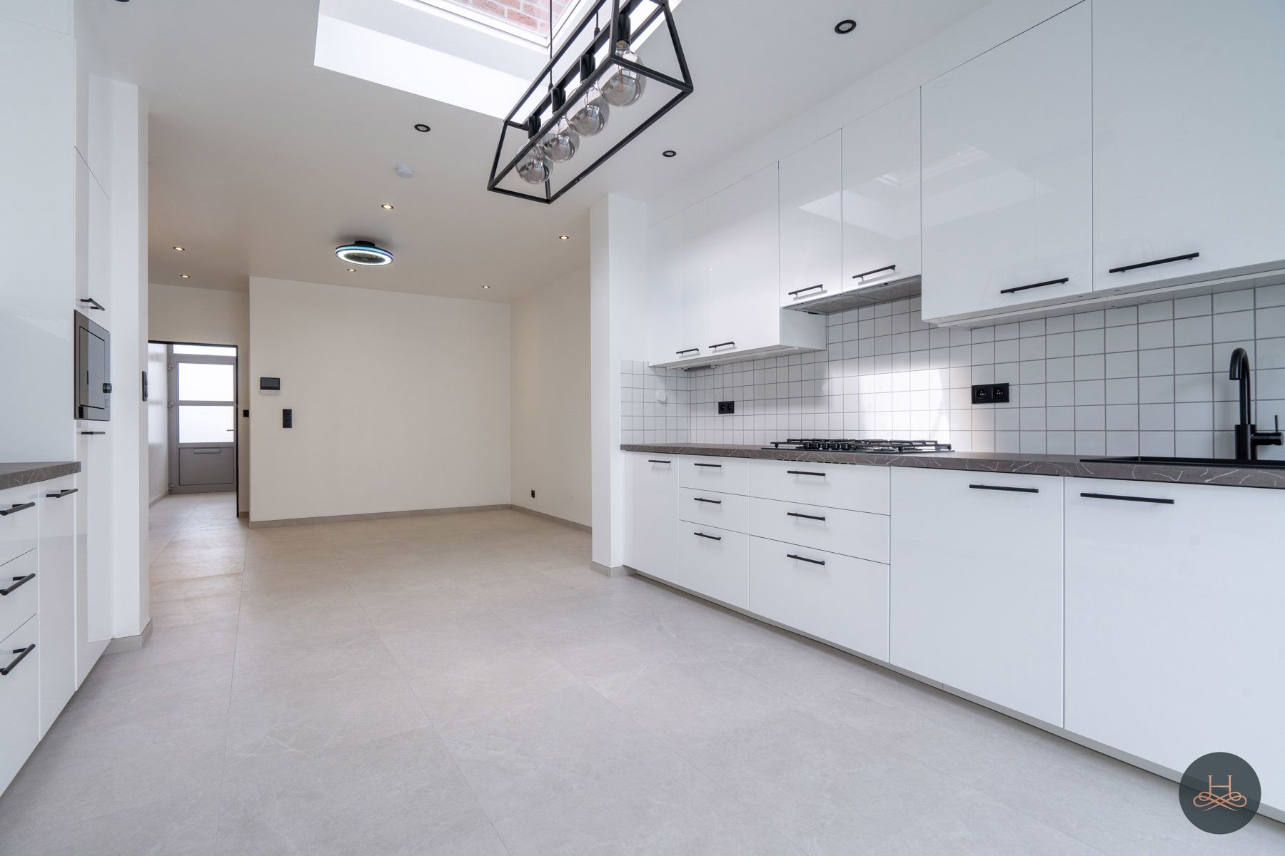 Prachtig gerenoveerde en rustig gelegen tweegevel woning foto 11