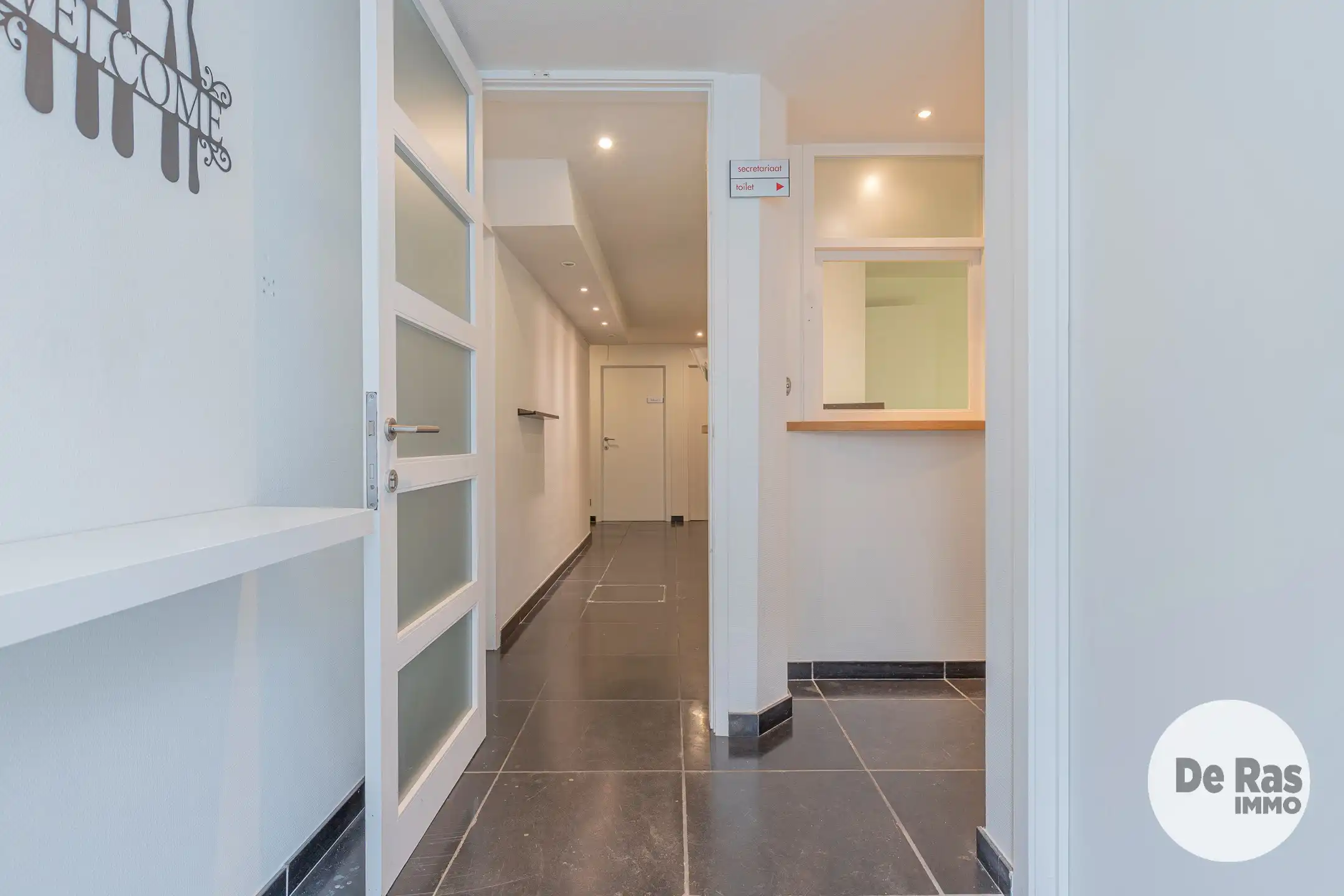 Splinternieuwe tandartspraktijk in centrum–145 m²-3 kabinetten foto 7